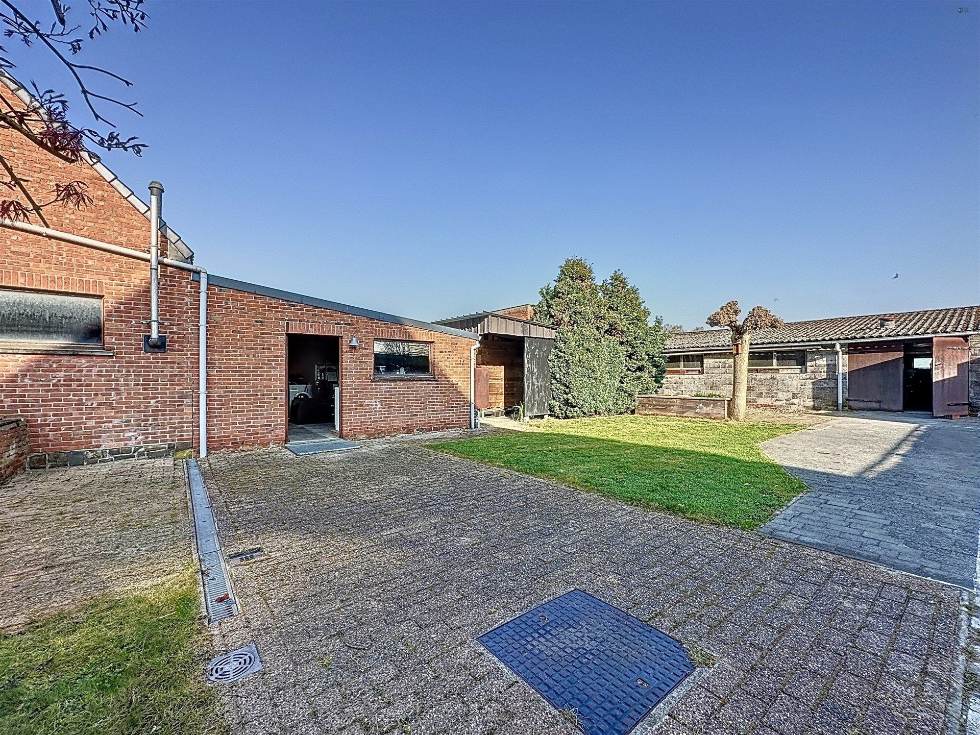 Open bebouwing met 4 slaapkamers en magazijn (144 m²) op perceel van 563m²! foto 14