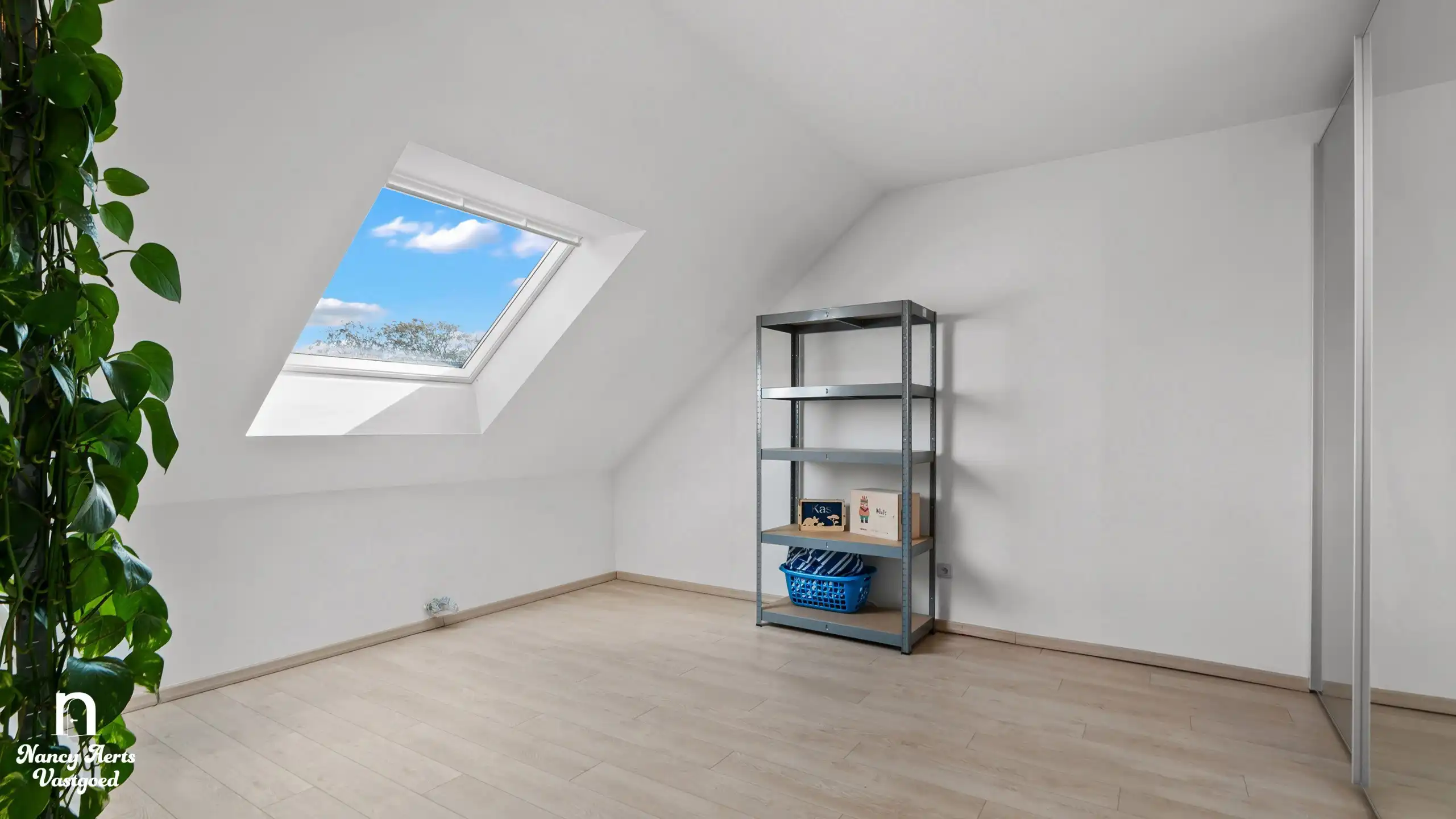 Verrassend ruime woning met aparte studio op rustige locatie foto 32