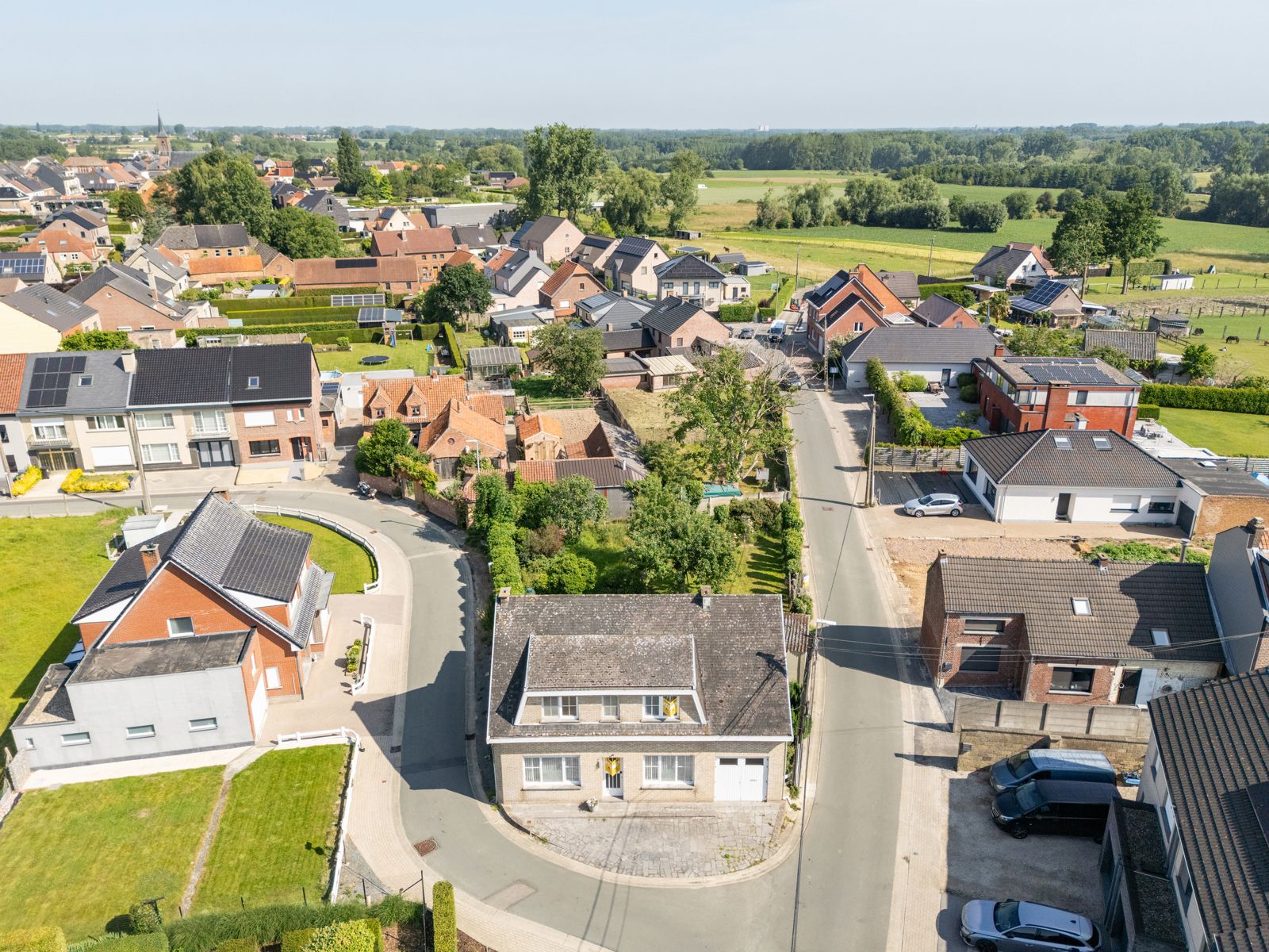Te renoveren woning met 4 slaapkamers en mooie tuin in het rustige Haaltert foto 25
