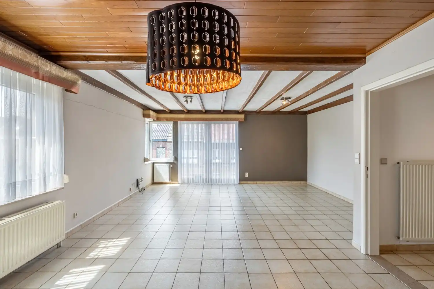 Appartement met 2 slaapkamers en ruime garage in het stadscentrum van Sint-Truiden foto 4