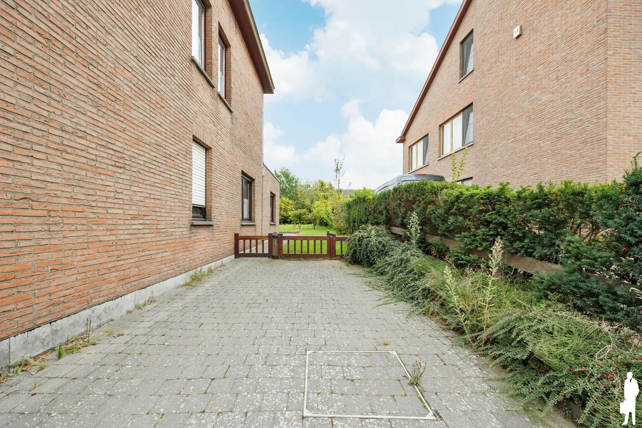 Zeer ruime gezinswoning met 4 slpk en tuin in Belsele foto 19