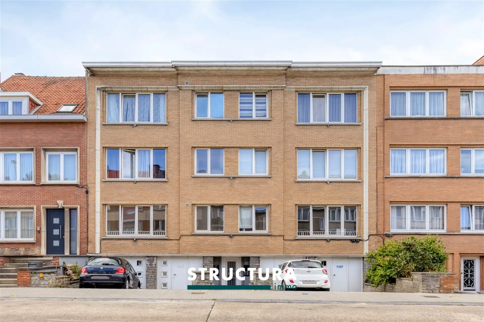 Gerenoveerd appartement in centrum Strombeek-Bever foto {{pictureIndex}}