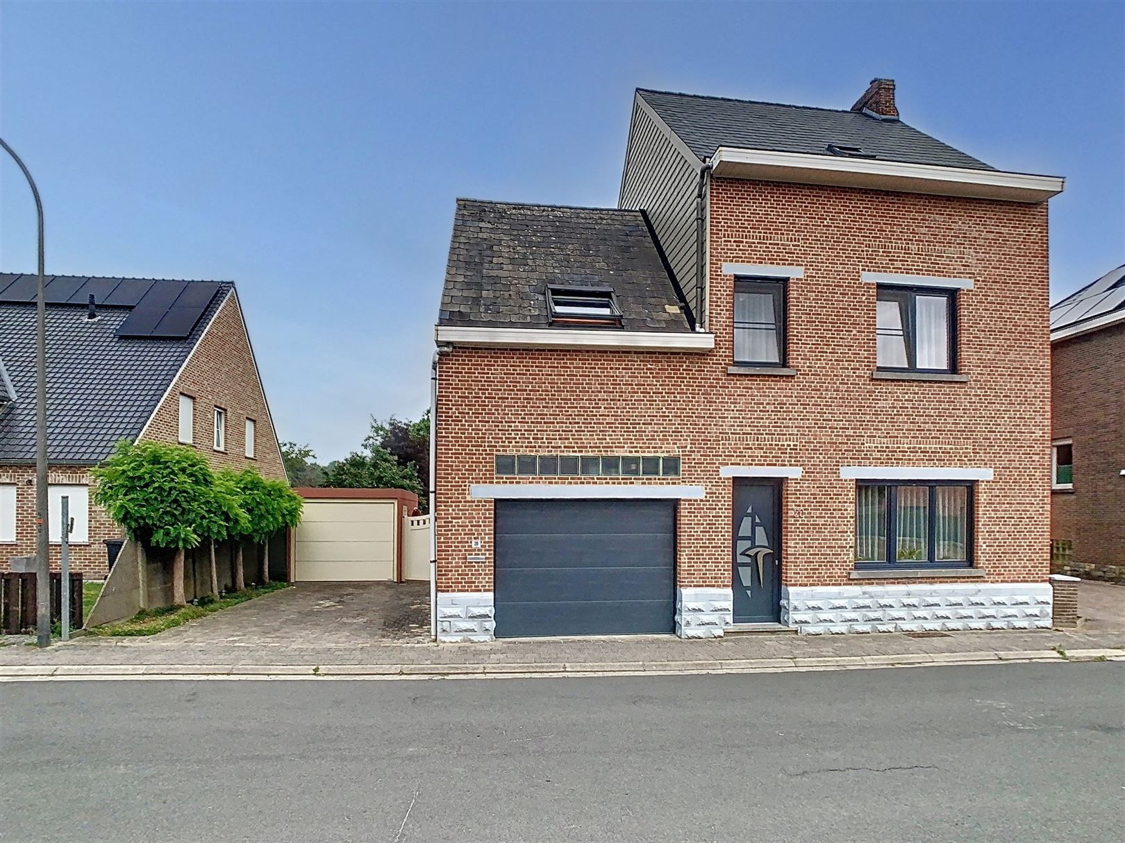Hoofdfoto van de publicatie: Goed onderhouden woning, met 3 slpk. en een landelijke ligging!!