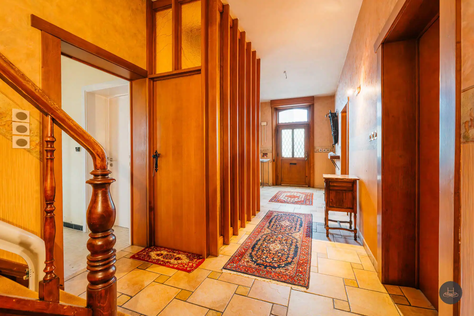 Prachtige authentieke en ruime villa met enorm potentieel foto 7