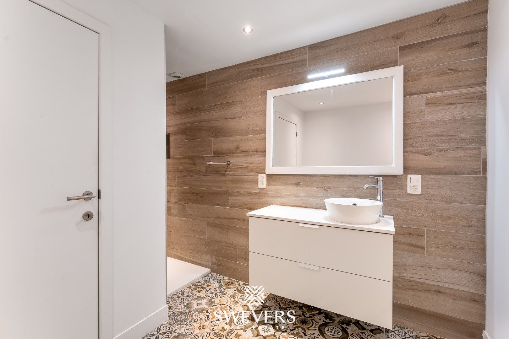 Ruim duplex appartement met knusse stadstuin in hartje Borgloon foto 19