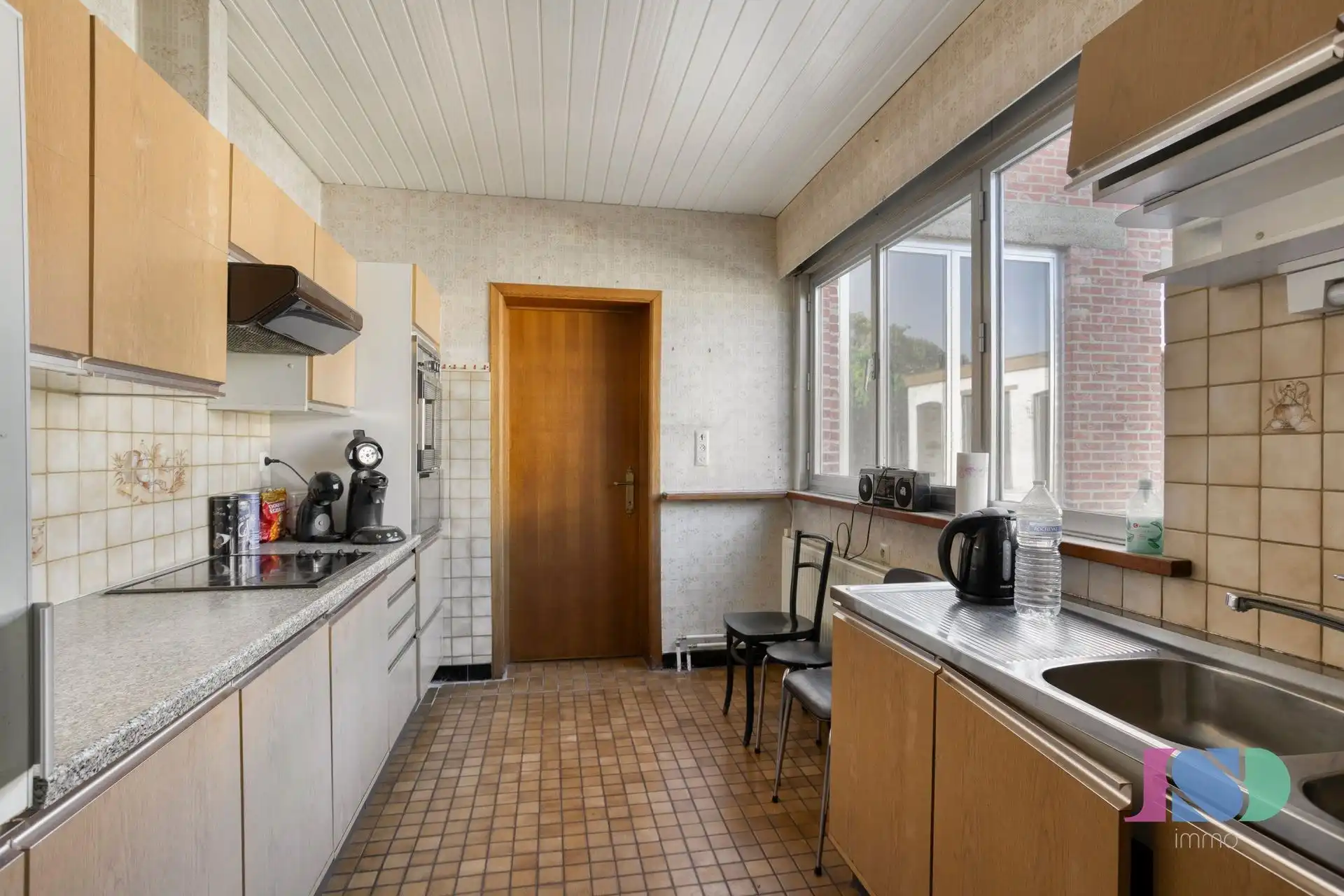 Te renoveren woning met potentieel foto 8