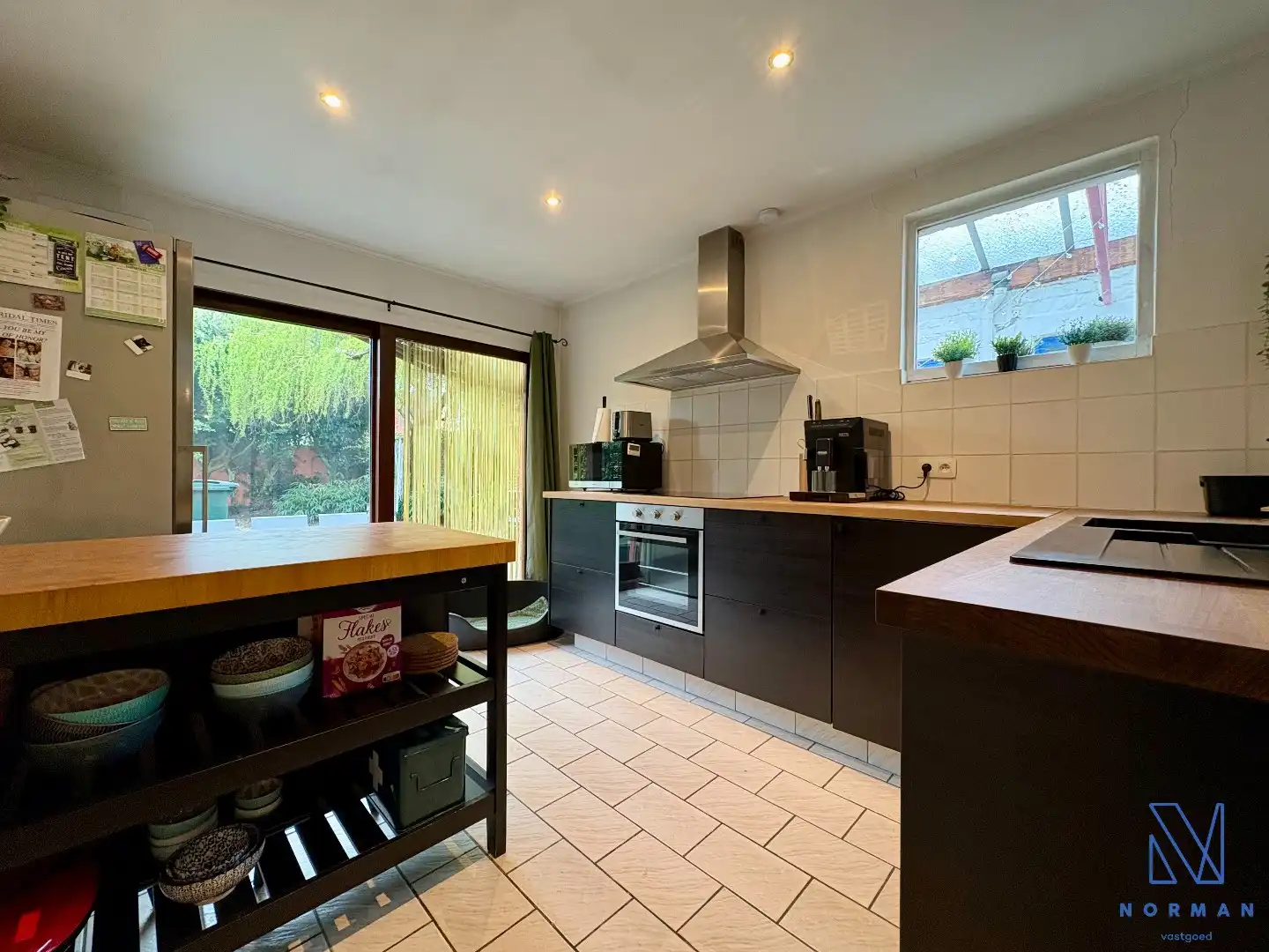 Statige woning te koop in het centrum van Kuurne met 4 slaapkamers en 200m² bewoonbare oppervlakte en volledig vernieuwde elektriciteit!  foto 3