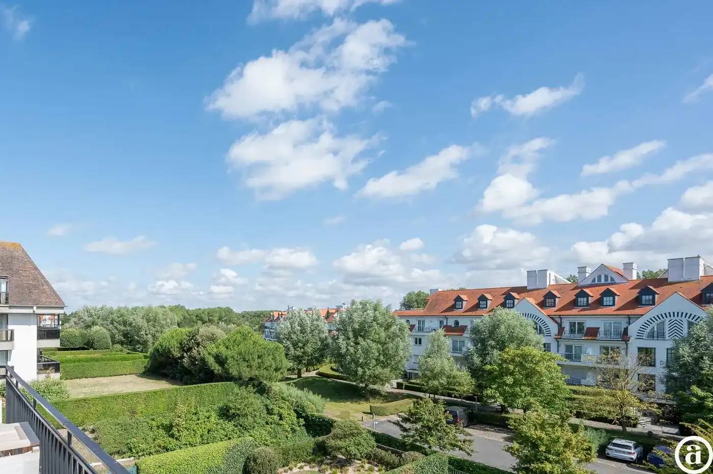 Hoekappartement van 130 m² gelegen in een villa residentie te Zoute foto 3