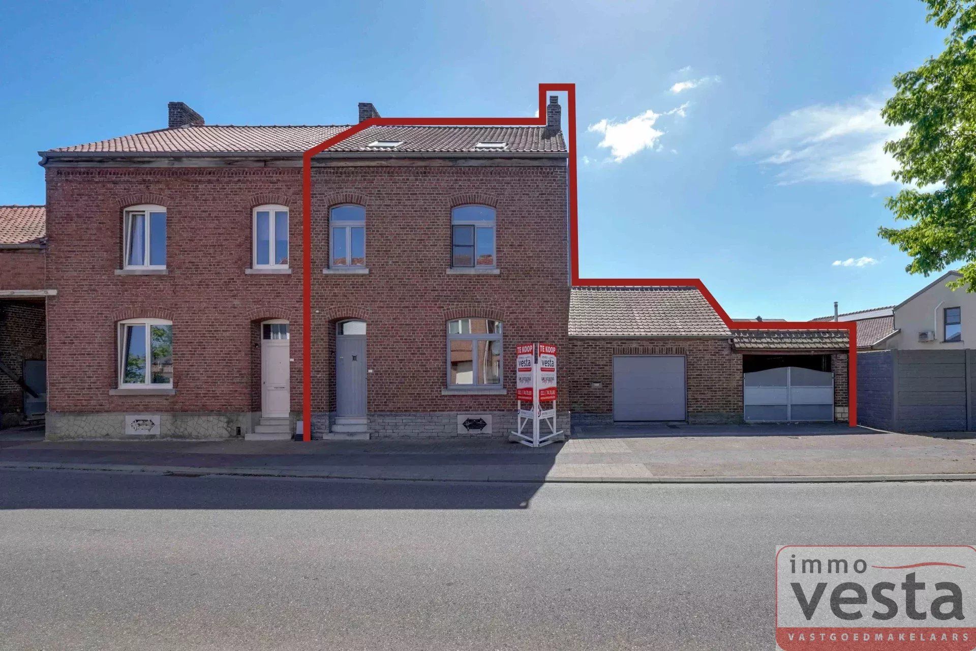 Hoofdfoto van de publicatie: Halfopen bebouwing met 3 slaapkamers, tuin en garage in Velm