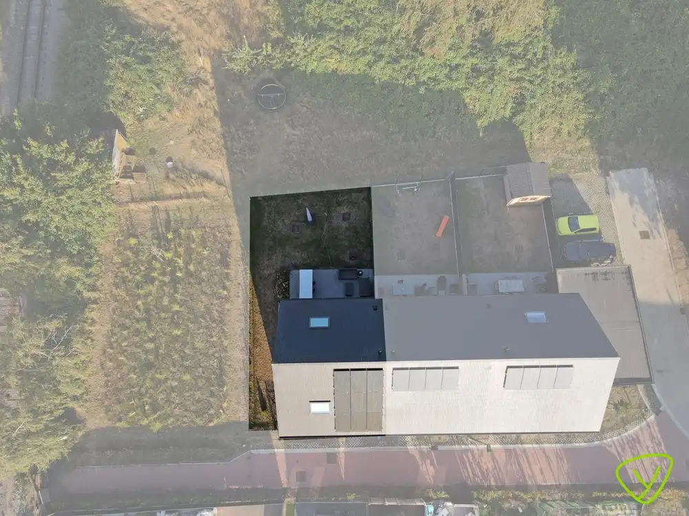 Prachtig afgewerkte woning te huur op een rustige locatie net buiten het centrum van Eeklo foto 20