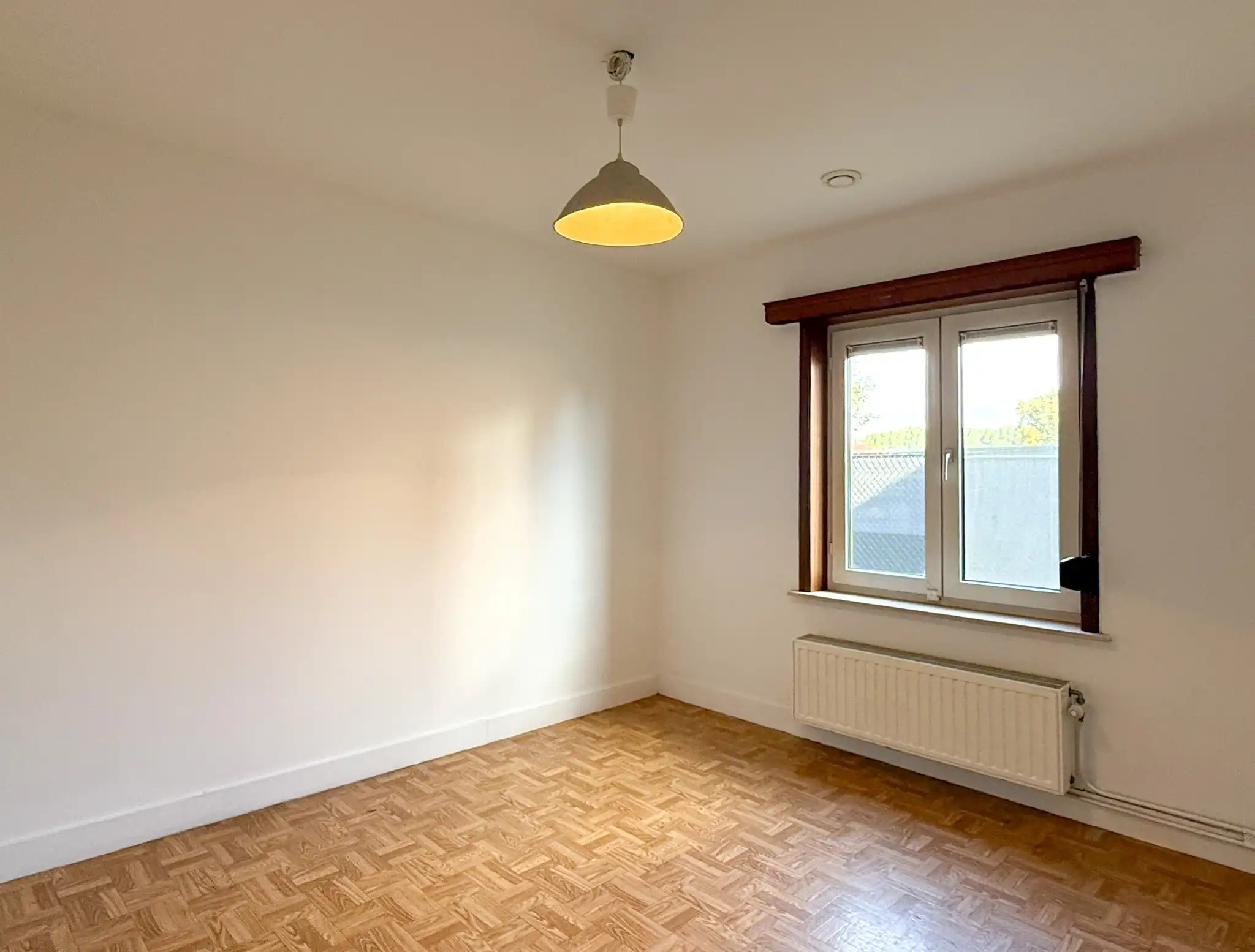 Ruime woning met 3 slaapkamers, tuin, terras en garage in Verrebroek foto 9