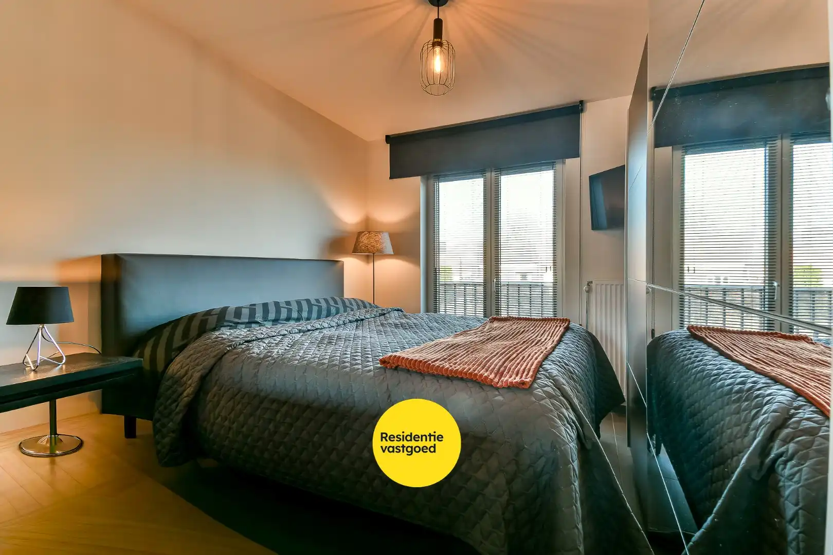 Modern 1-slaapkamerappartement met garage in hartje Oudenburg foto 7