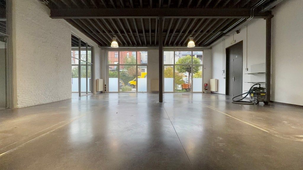 Instapklaar kantoor te huur in wijk Zurenborg te Antwerpen foto 4