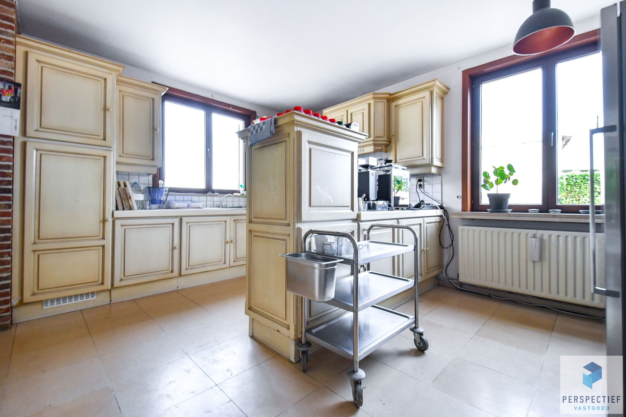 Grote villa met 4 slaapkamers met benaderende grondoppervlakte van 1438m² foto 9