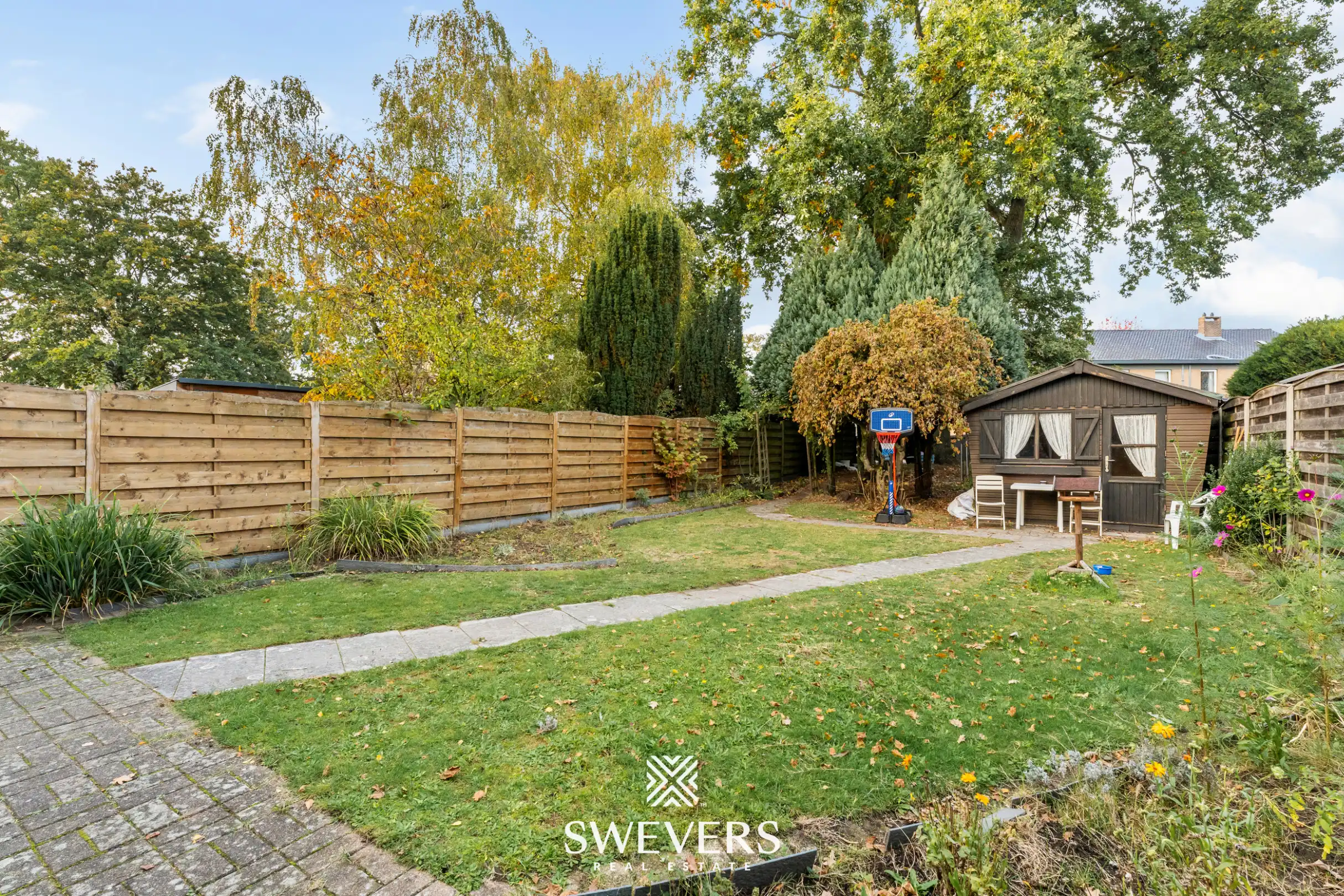 Op te frissen rijwoning op toplocatie foto 25