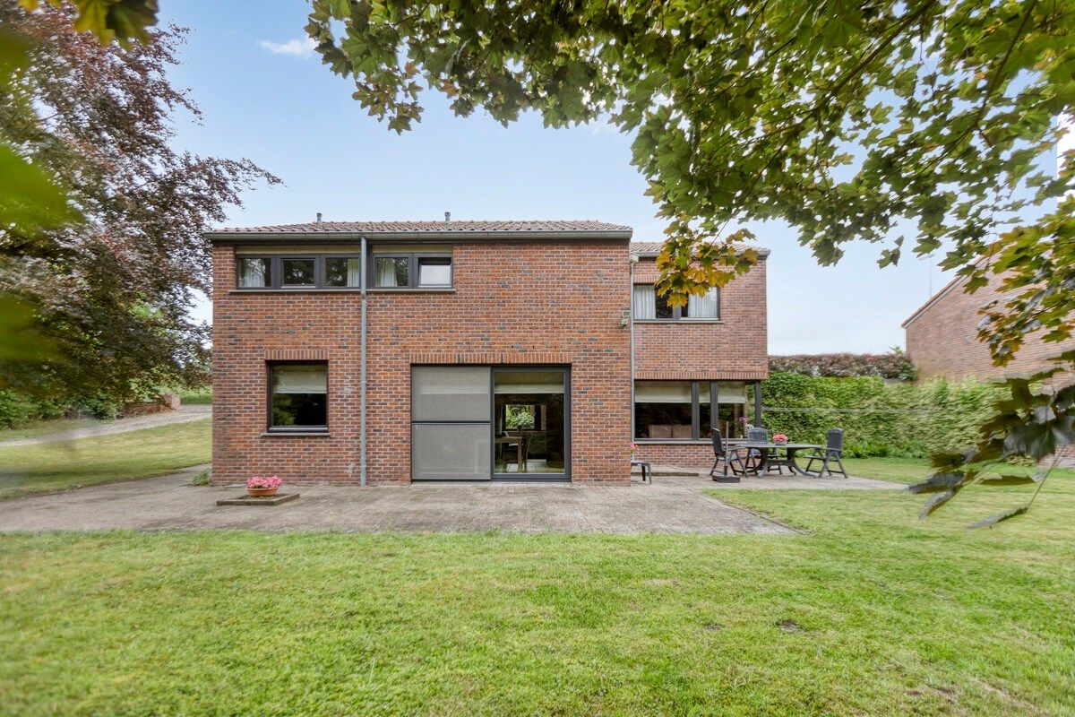 Ruime open bebouwing met zalige tuin in Tongeren-Borgloon foto 2