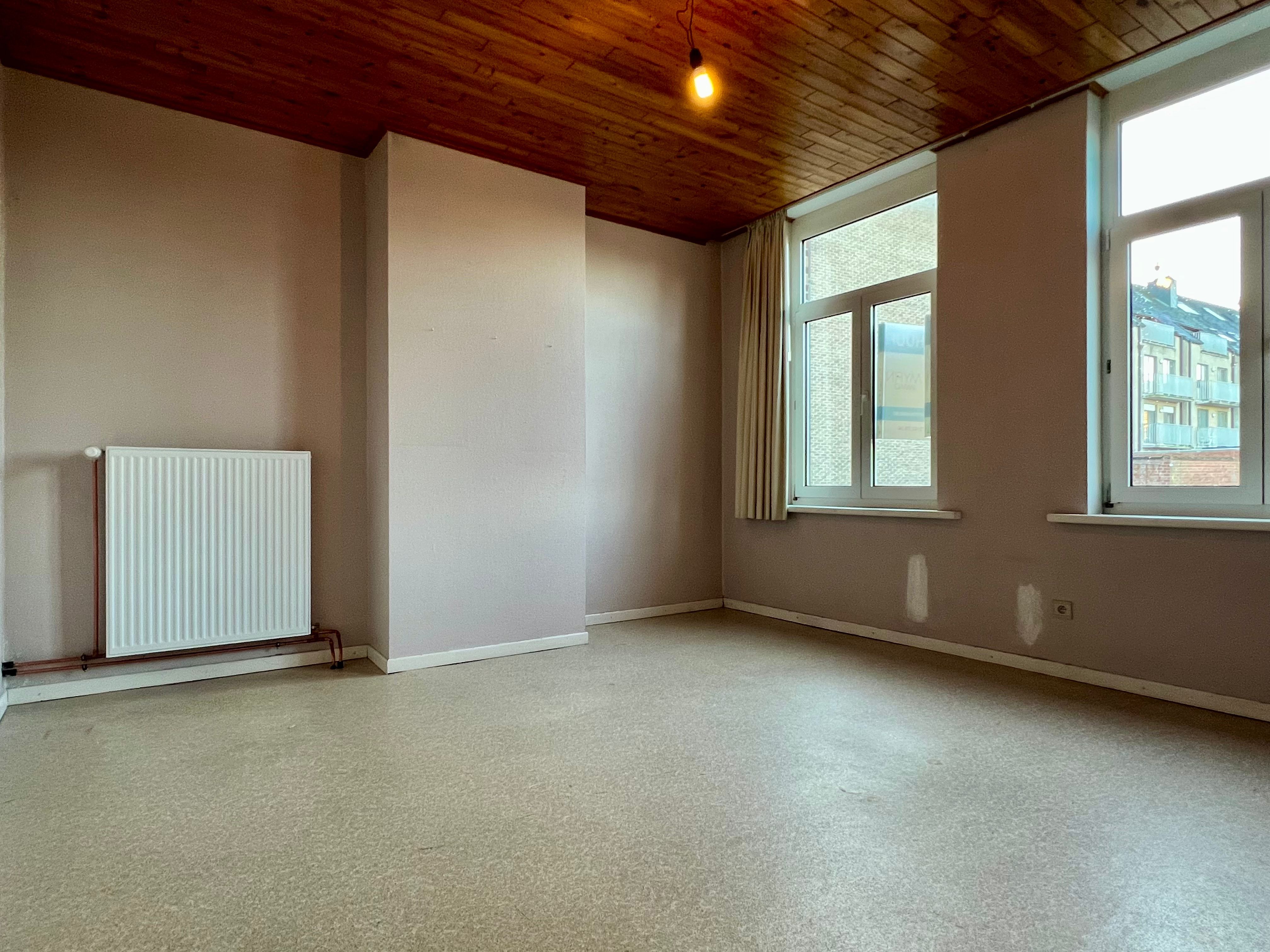 Gesloten bebouwing met 3 slaapkamers & inpandige garage centrum Eeklo foto 7