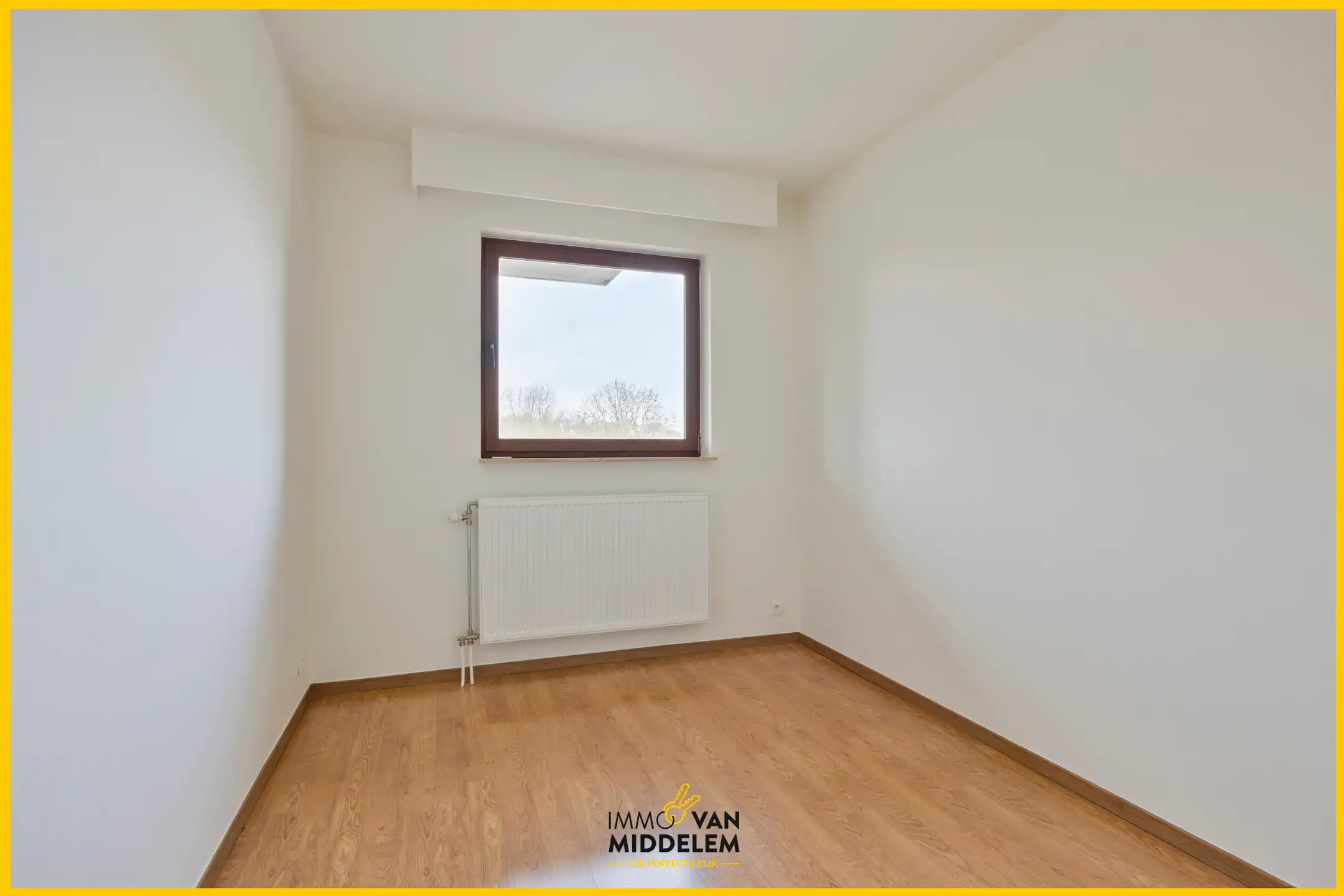 LICHTRIJK VERNIEUWD APPARTEMENT MET 2 KAMERS & TERRAS  foto 9