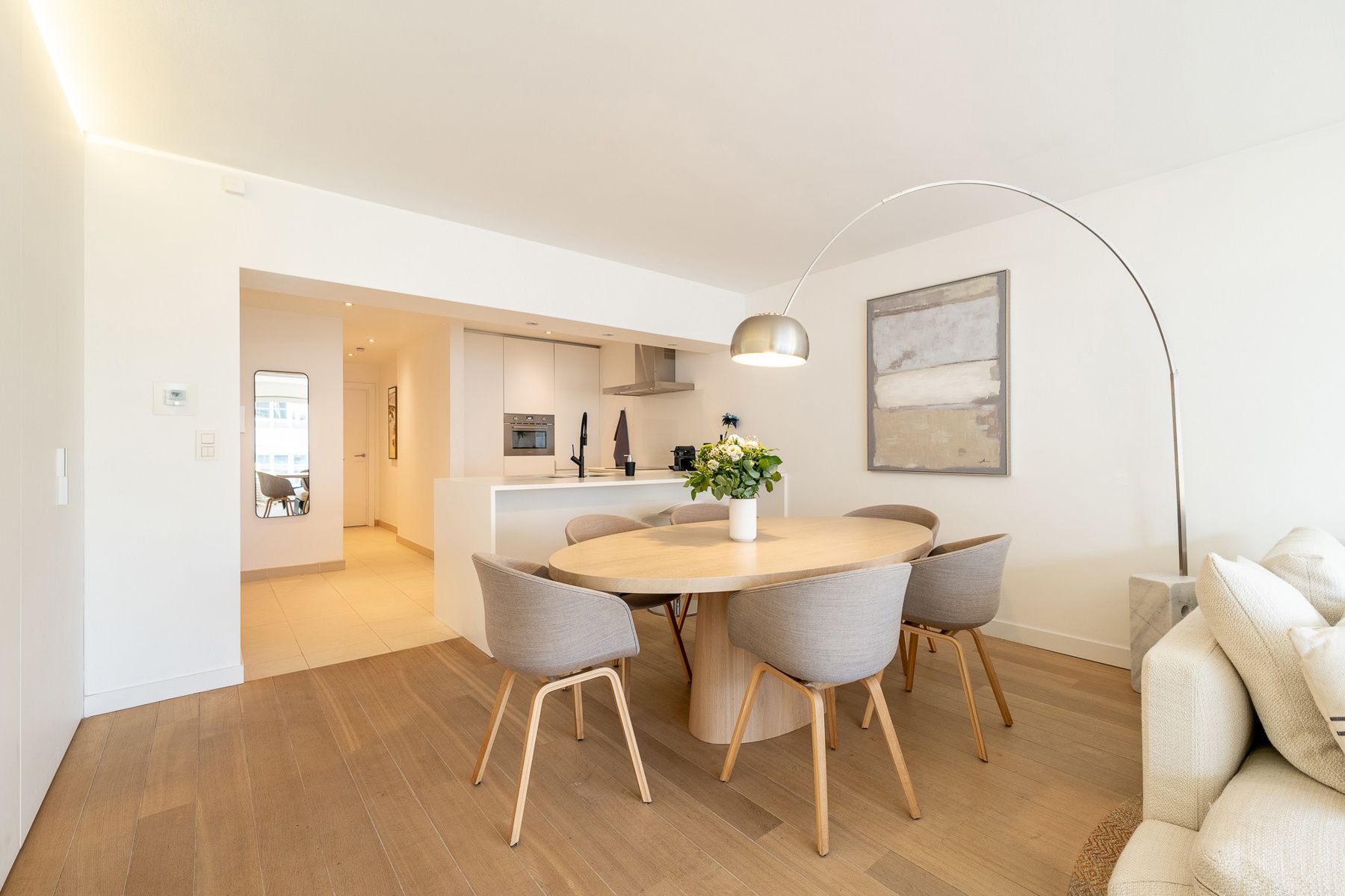 Stijlvol appartement met uitstekende centrale ligging foto 6