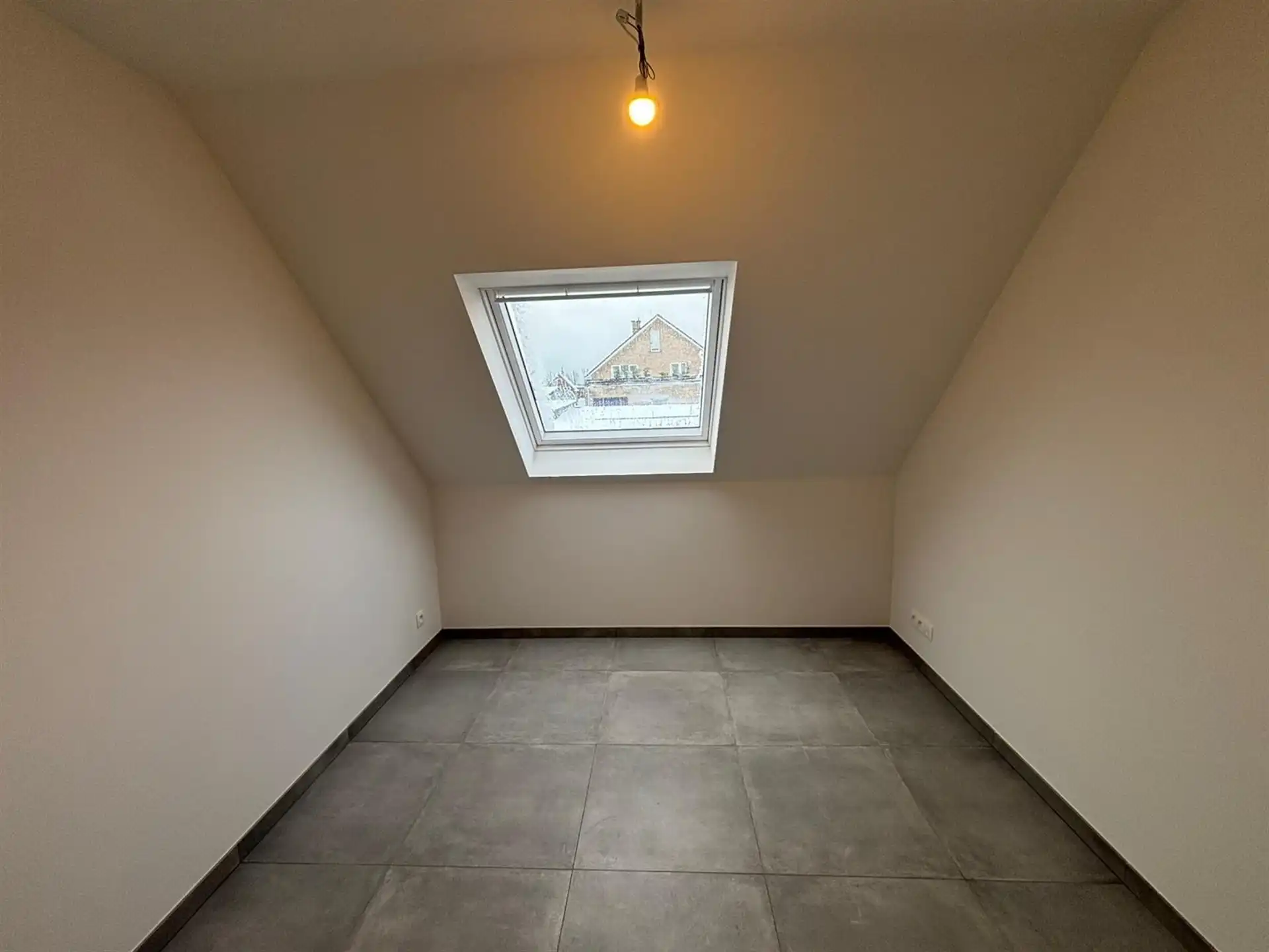 Rustiggelegen, hoogwaardig afgewerkte nieuwbouwwoning nabij het centrum! foto 23