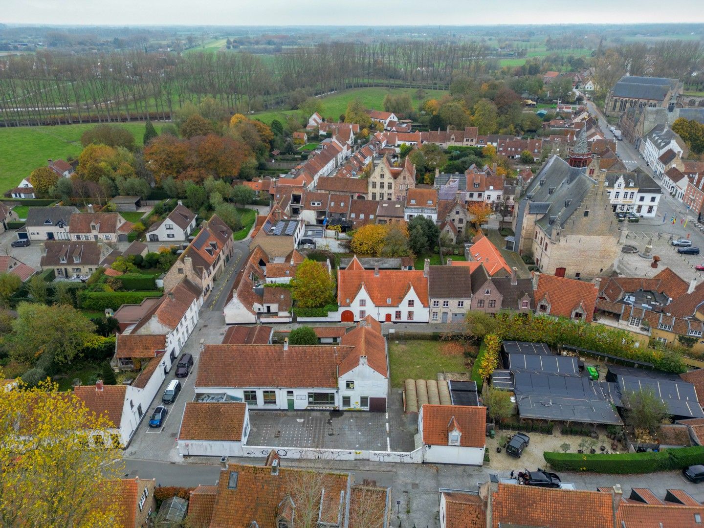 Voormalig schoolgebouw in centrum Damme foto 20