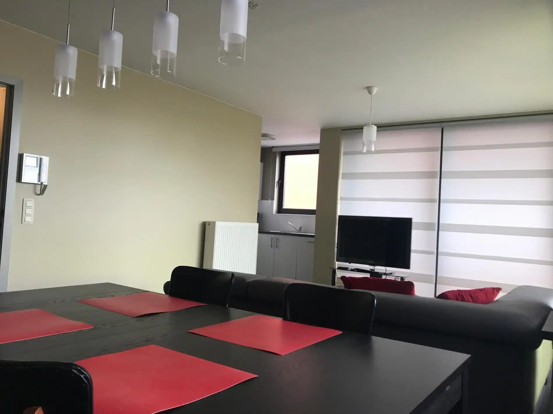 Lichtrijk, niet gemeubeld 2-slaapkamerappartement met zicht op jachthaven. foto 9