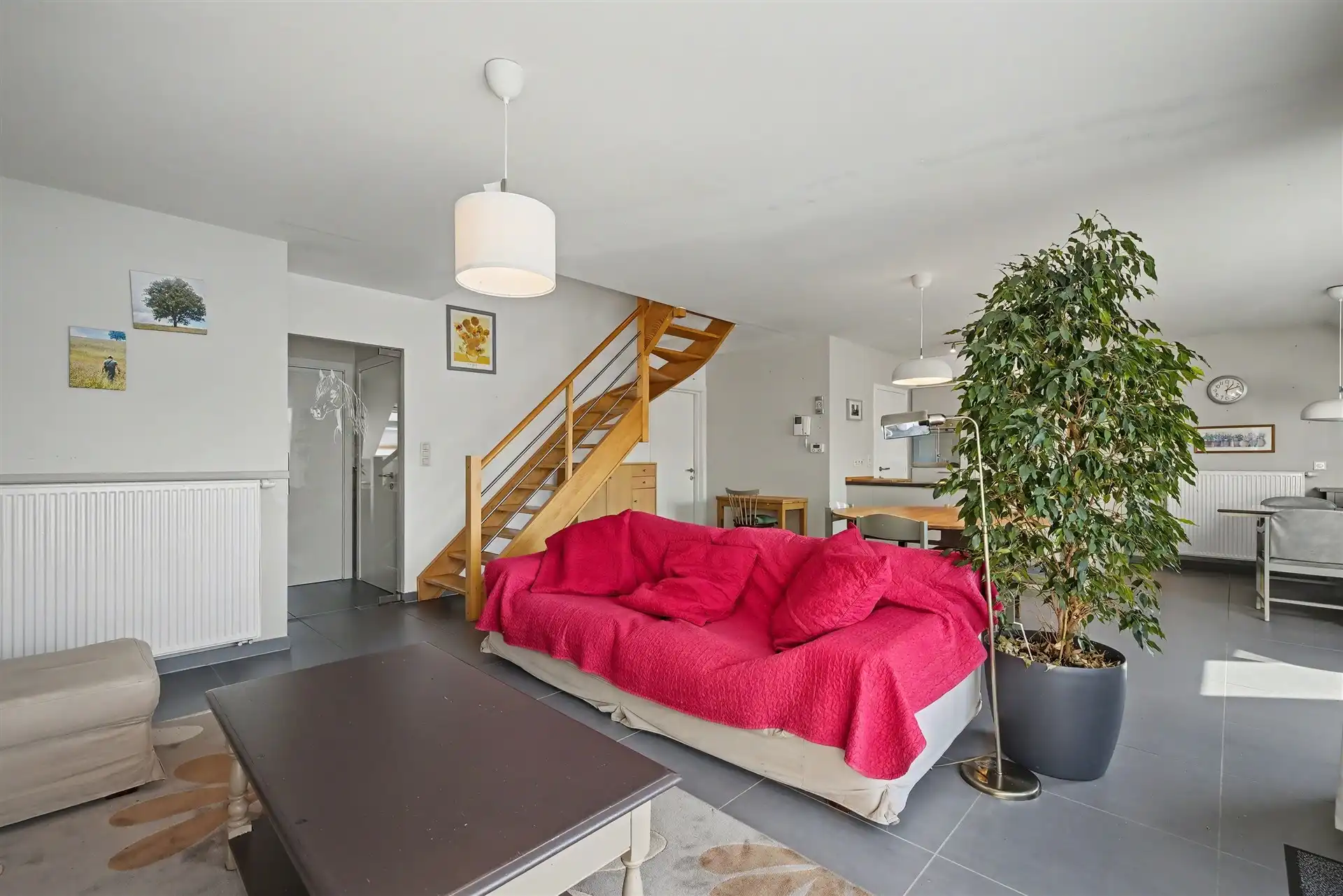 Ruim duplex appartement met 3 slaapkamers & 2 badkamers (128m²) foto {{pictureIndex}}