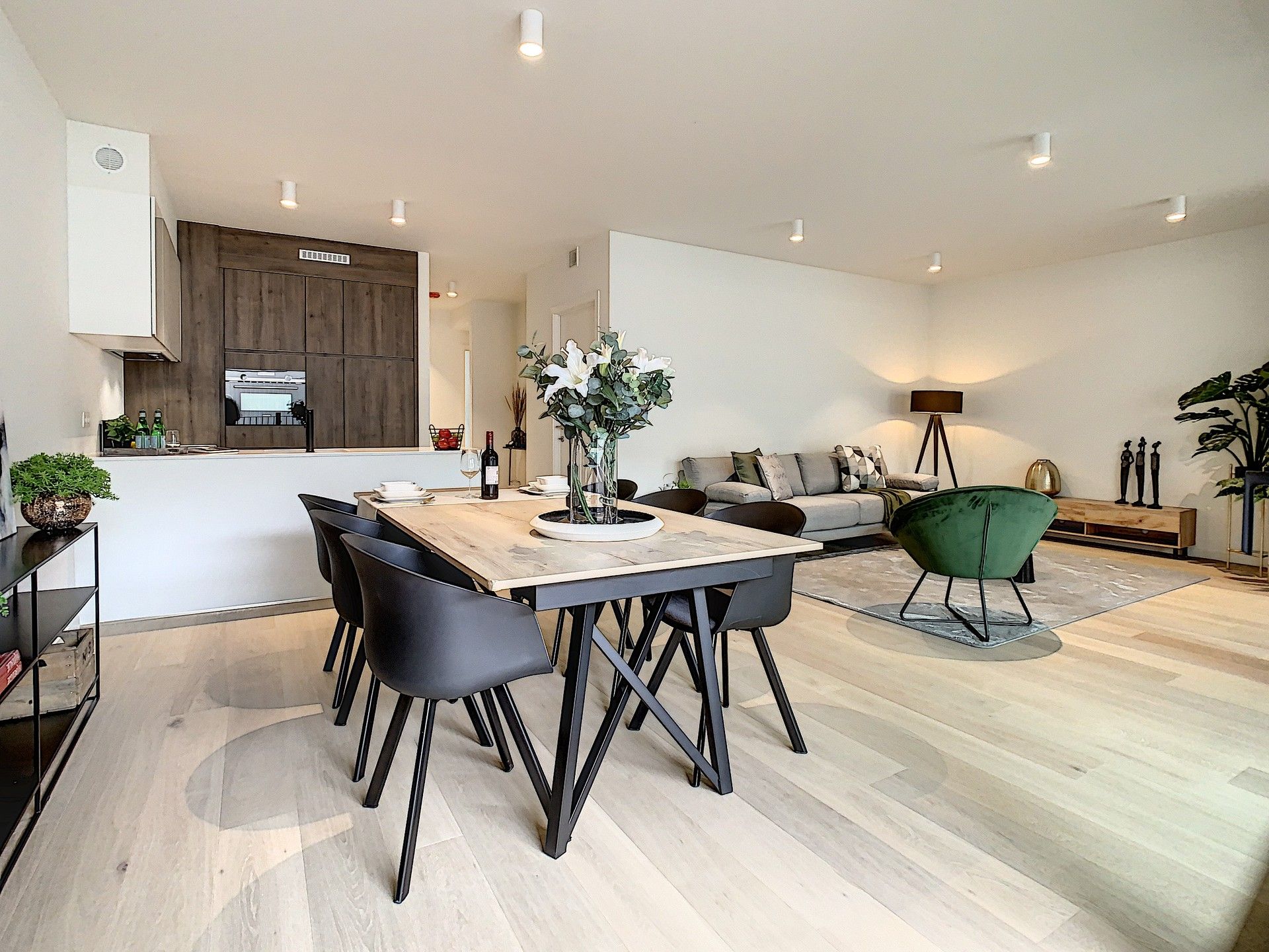 Gelijkvloers nieuwbouw appartement met terras van 18 m² en 2 slaapkamers in prestieuse residentie Refuga in hartje Hasselt. foto 14