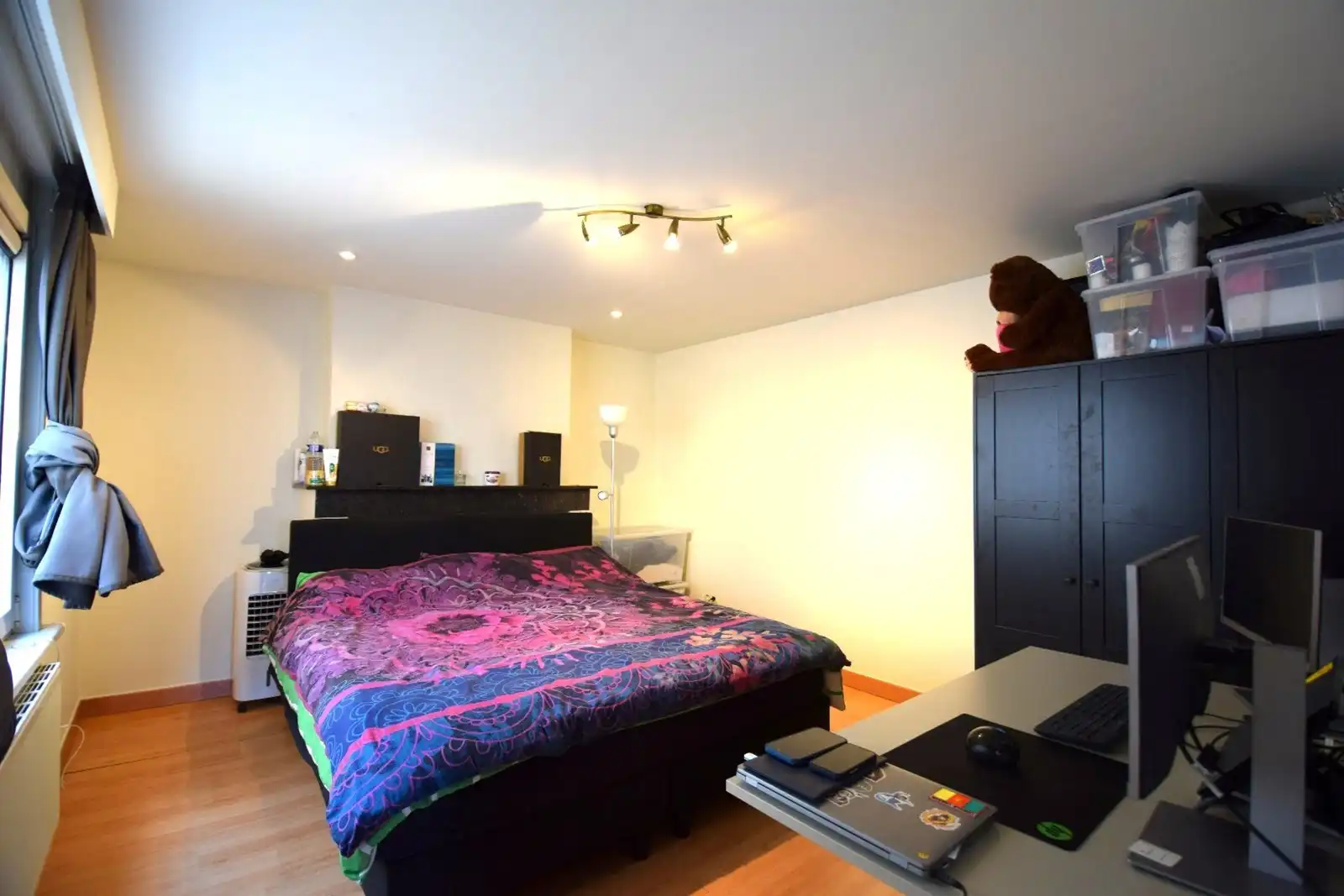Twee slaapkamer appartement vlak naast het Sint-Pieters station. foto 6