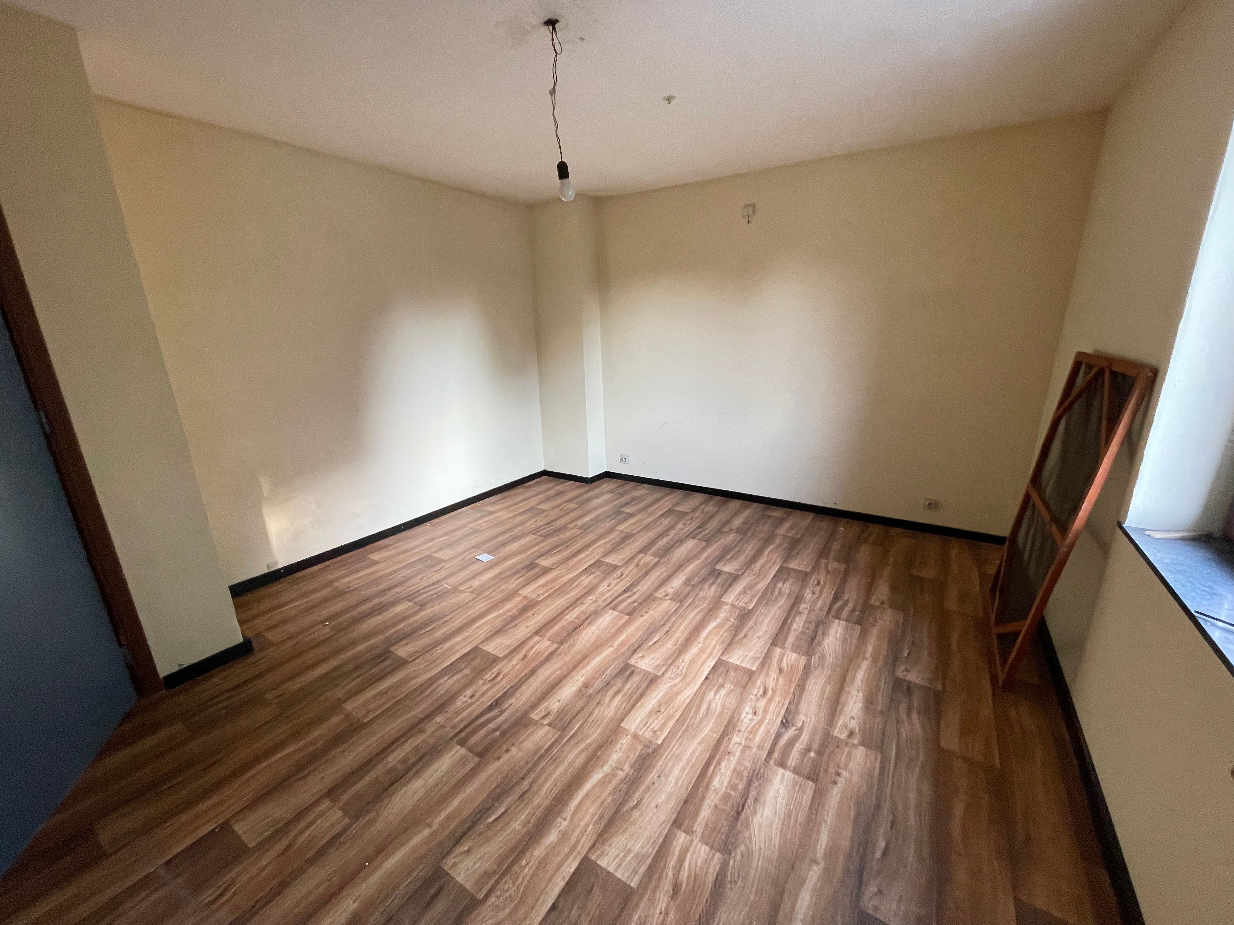 Genk, Winterslagstraat 239 - Compleet te renoveren/ te slopen woning op een groot perceel van 15a 26ca  in rustige, residentiële buurt foto 5