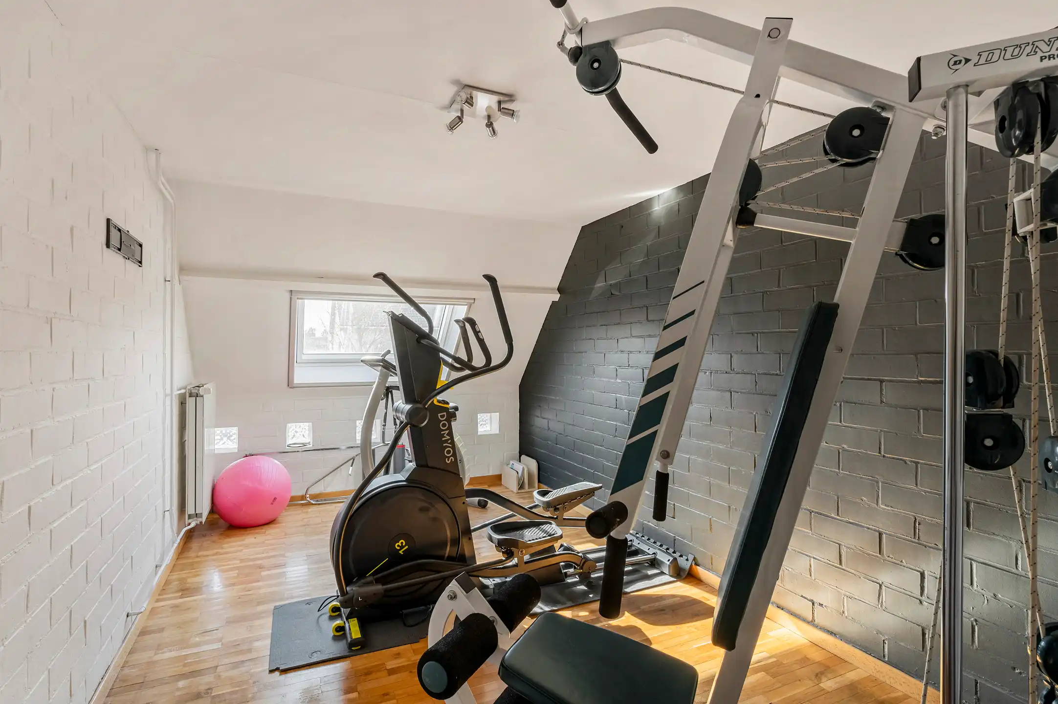 Ruime instapklare woning met zwembad te Brasschaat! foto 18