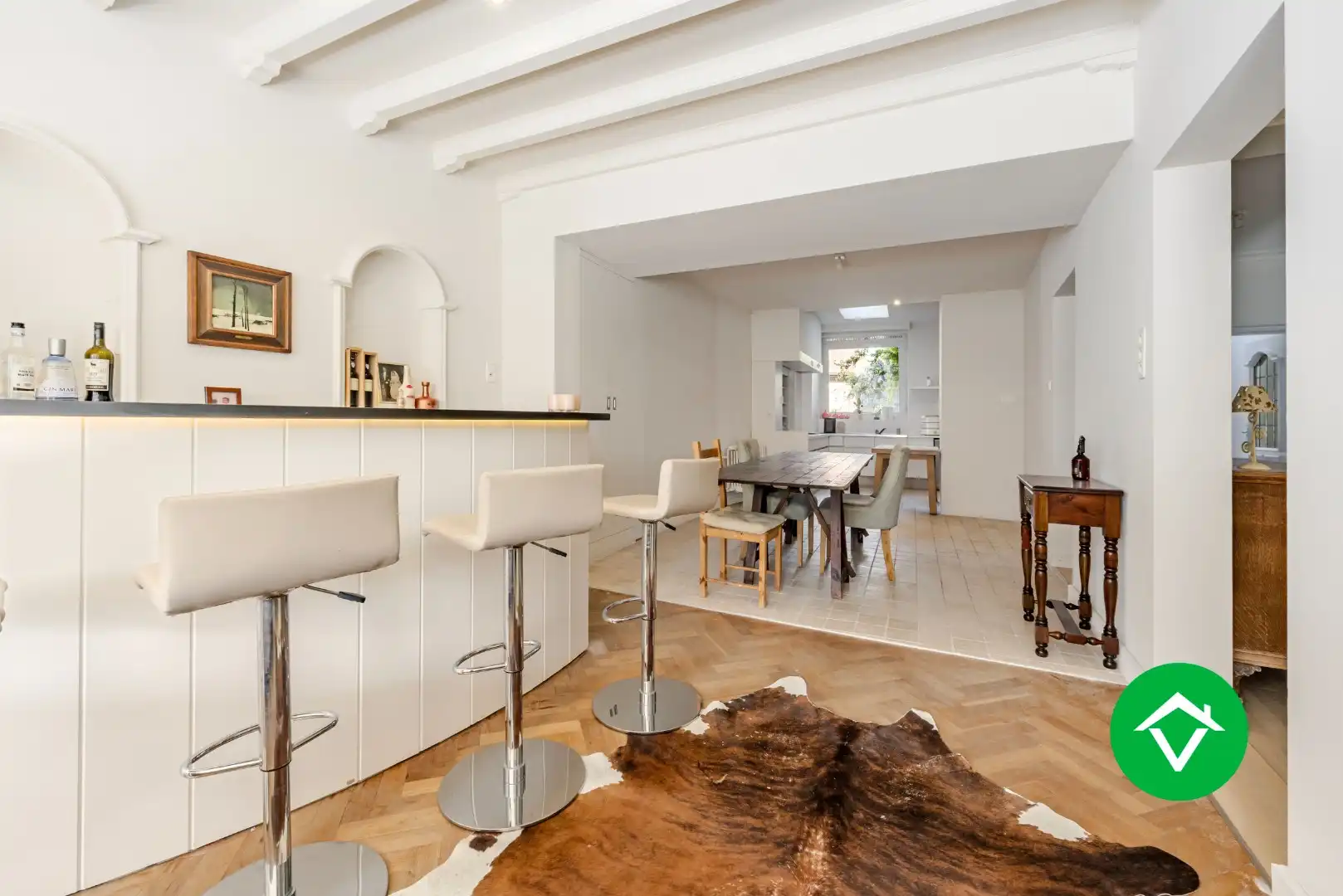 Ruim triplex appartement met 5 slaapkamers, in het centrum van Torhout foto 5