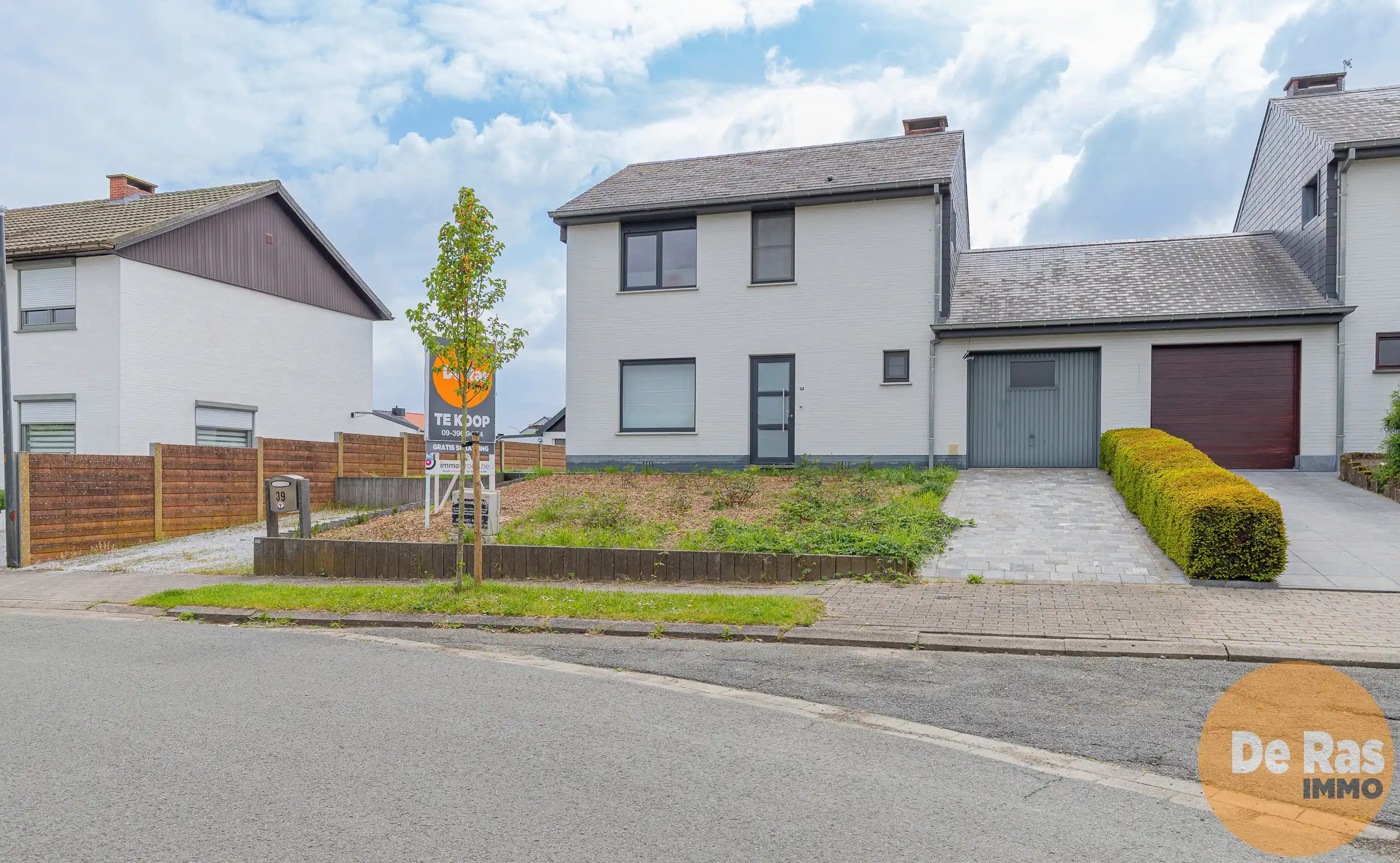 WICHELEN - Leuke halfopen bebouwing in een rustige buurt foto 2