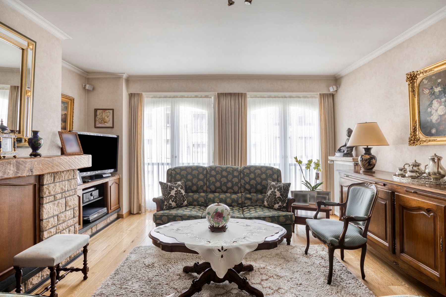 Instapklaar appartement met grote garage !! foto 4