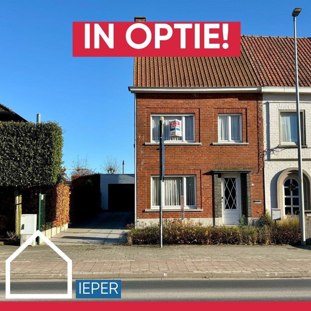 Hoofdfoto van de publicatie: Goed onderhouden half open woning met 3 slpks, tuin en garage.