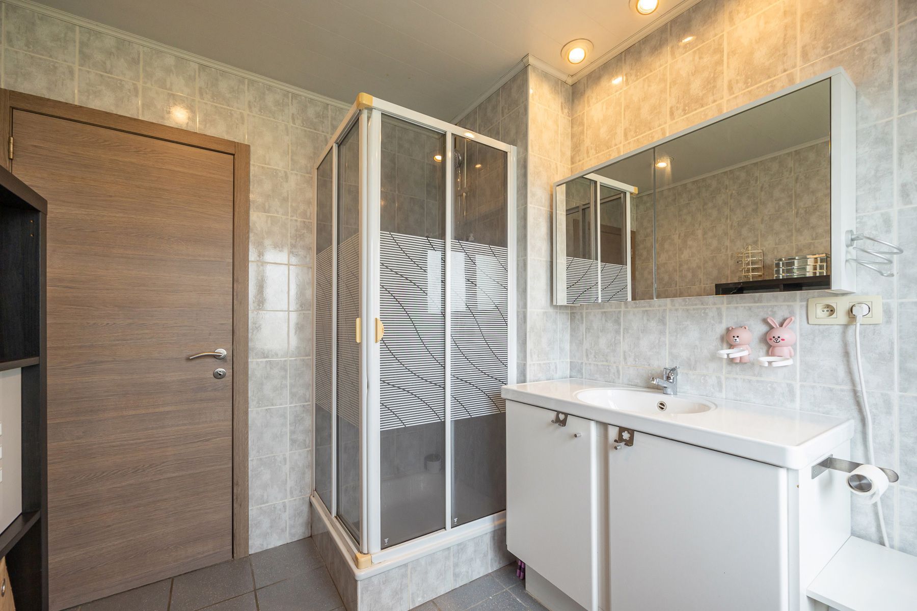 Gerenoveerde woning met zeer gunstig EPC B, in het centrum van Ekeren! foto 13