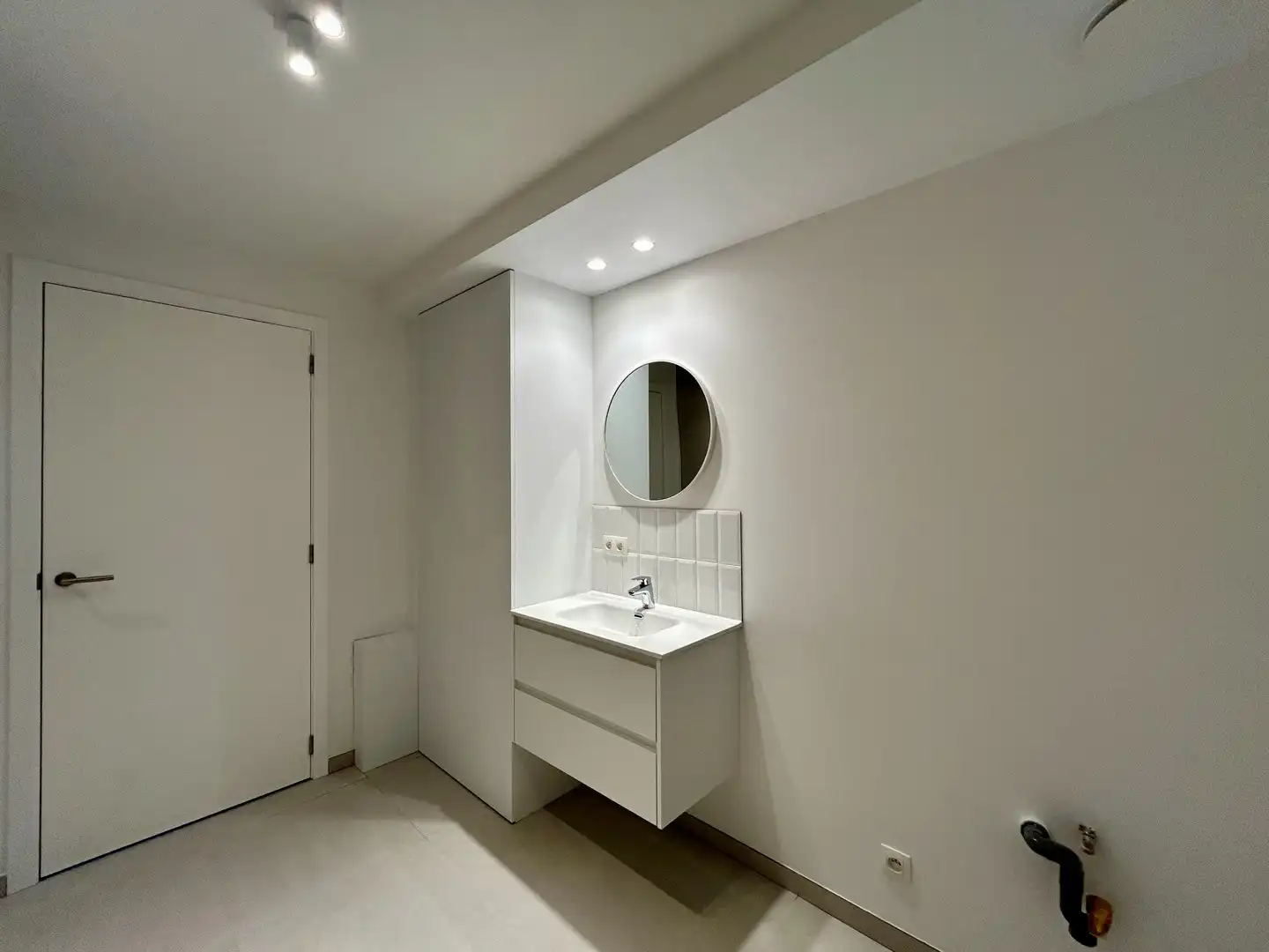 Instapklaar 2-slaapkamer appartement met tuin nabij centrum Tielt! foto 5