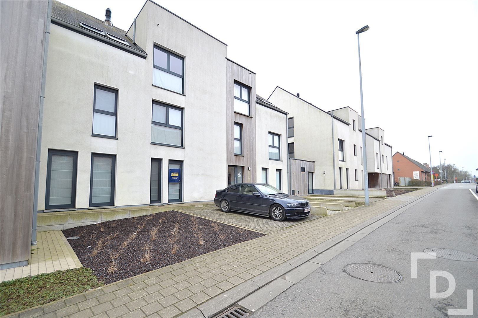 Recent appartement met tuin en autostaanplaats in centrum Poperinge foto 19