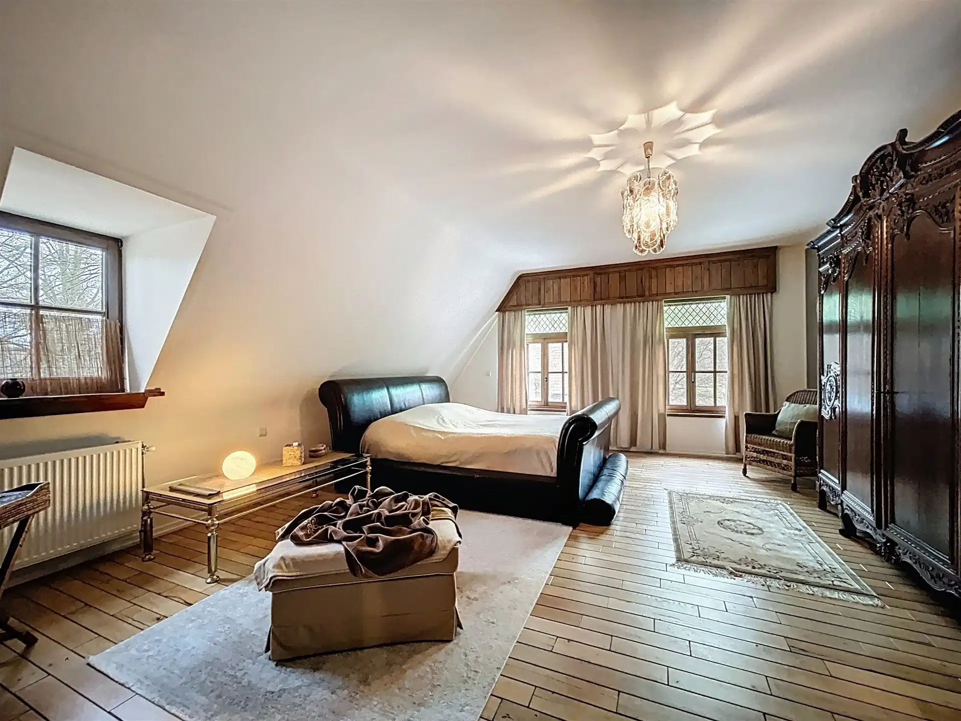 Energiezuinige statige villa met 5 slaapkamers en riant bijgebouw op perceel van 14262m² foto 18