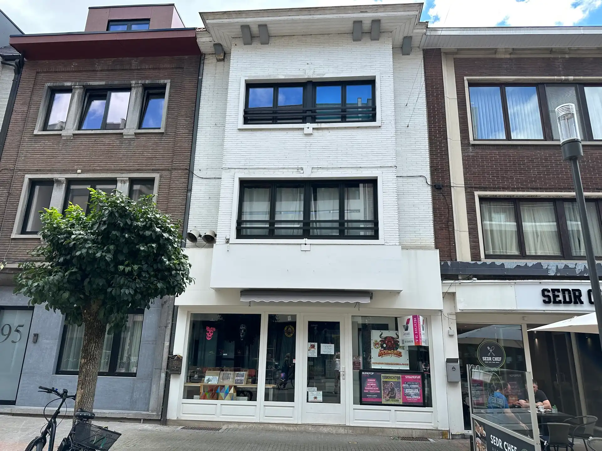 Commerciële ruimte te huur foto {{pictureIndex}}