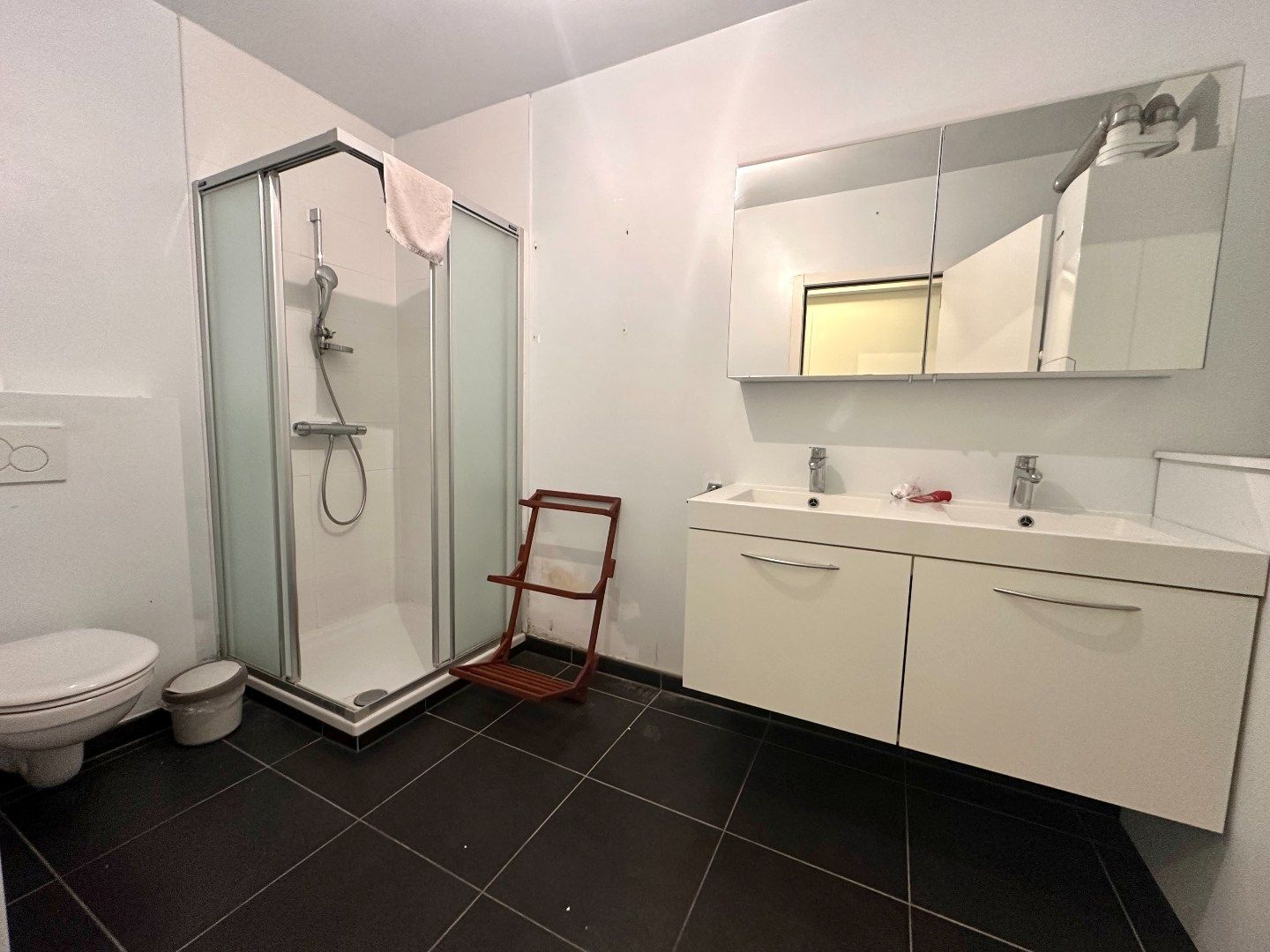 Instap klaar appartement op het gelijkvloers rechts met gezellige koer.  foto 7