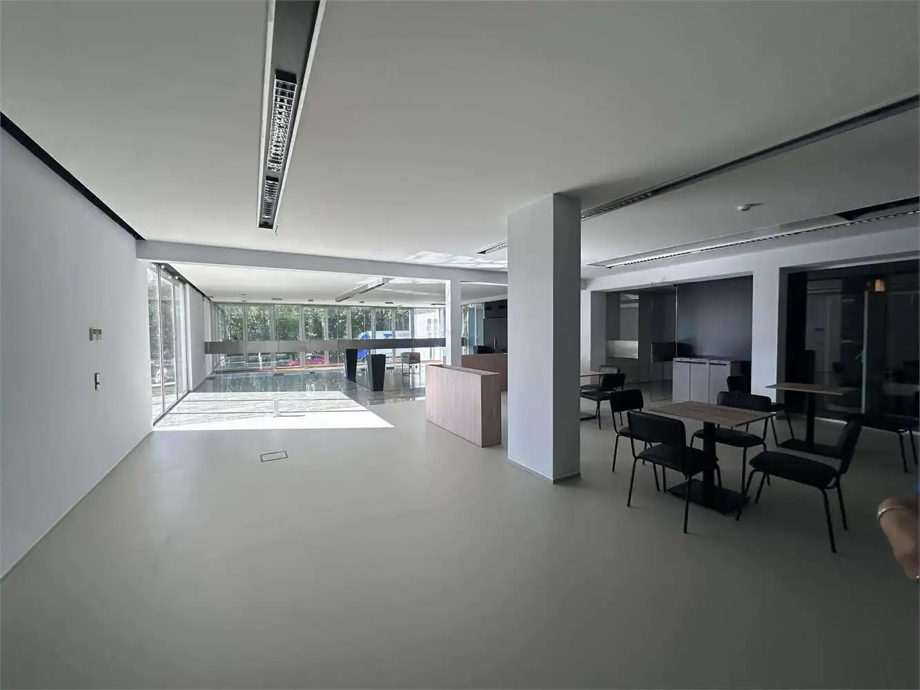 UNIEKE KANTOREN MET PARKING EN VERSCHILLENDE OPPERVLAKTES foto 6