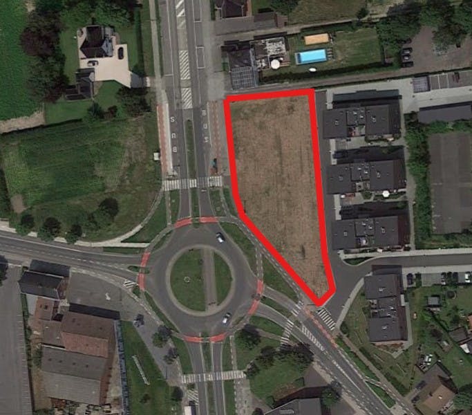 Projectgrond te koop met vergunning voor kantoorgebouw foto {{pictureIndex}}
