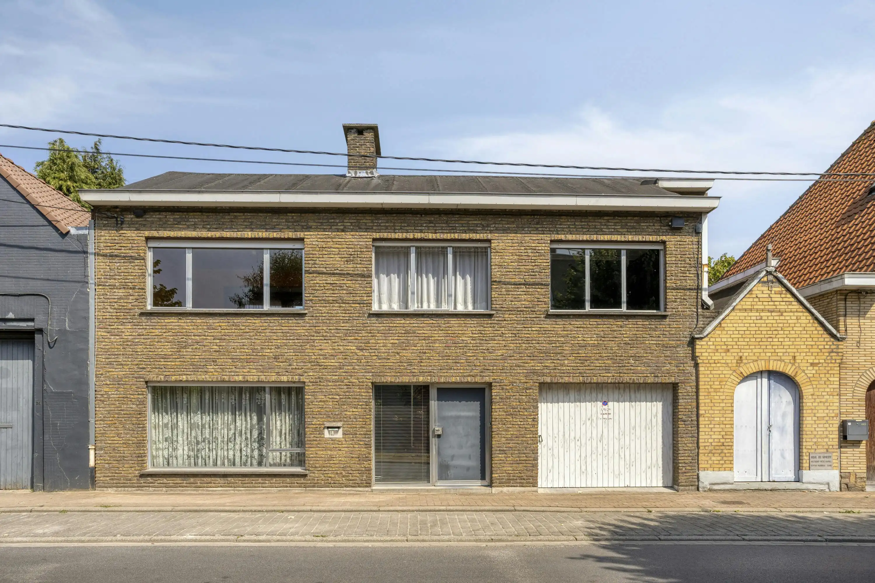 Solide huis met 4 slaapkamers, tuin, garage en kapel te koop foto 25