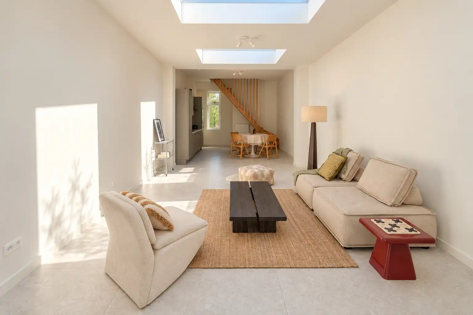 Lichtrijke gerenoveerde woning foto {{pictureIndex}}