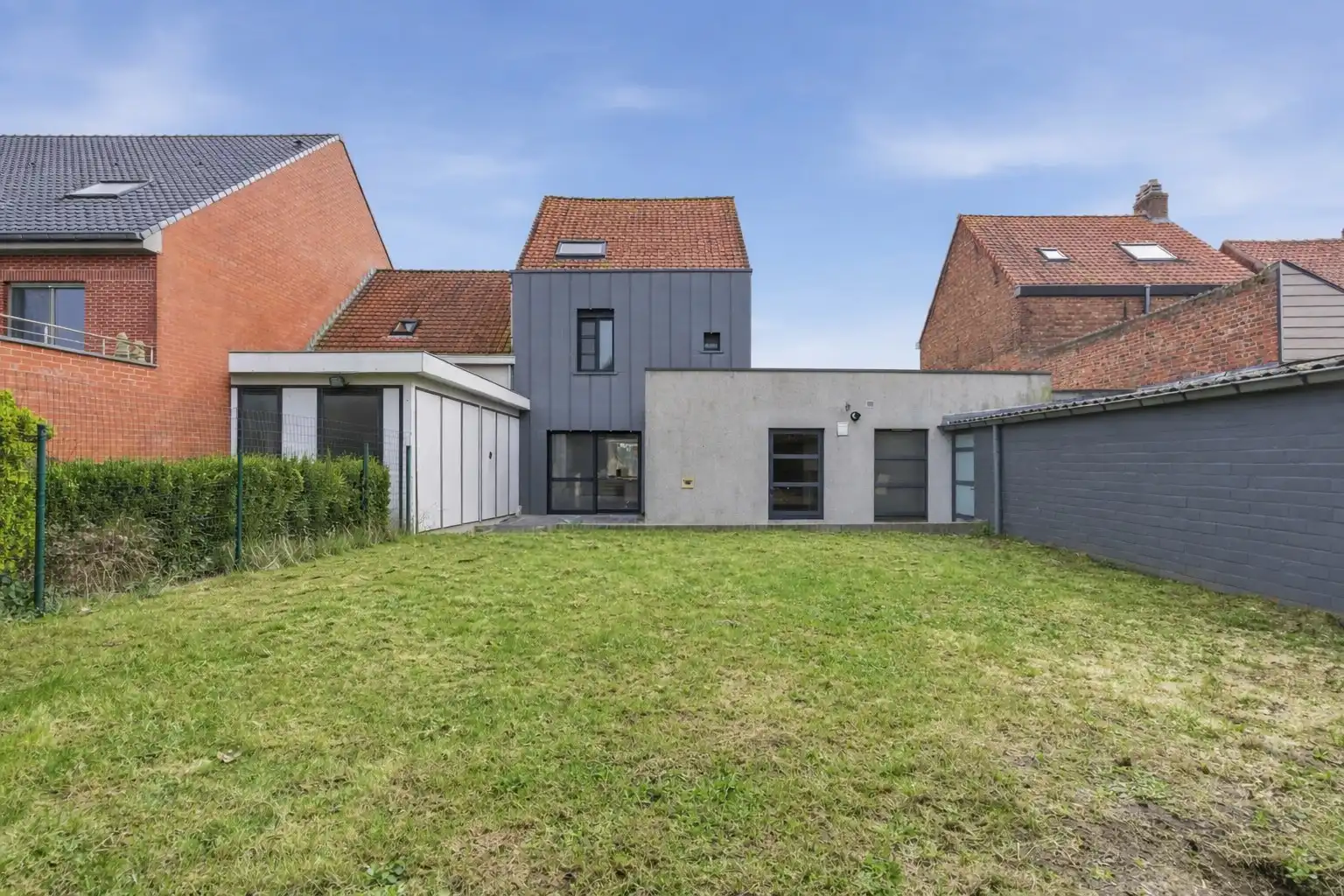 Instapklare halfopen woning met garage, tuin en 3 slaapkamers in de dorpskern van Nieuwkerke foto 18