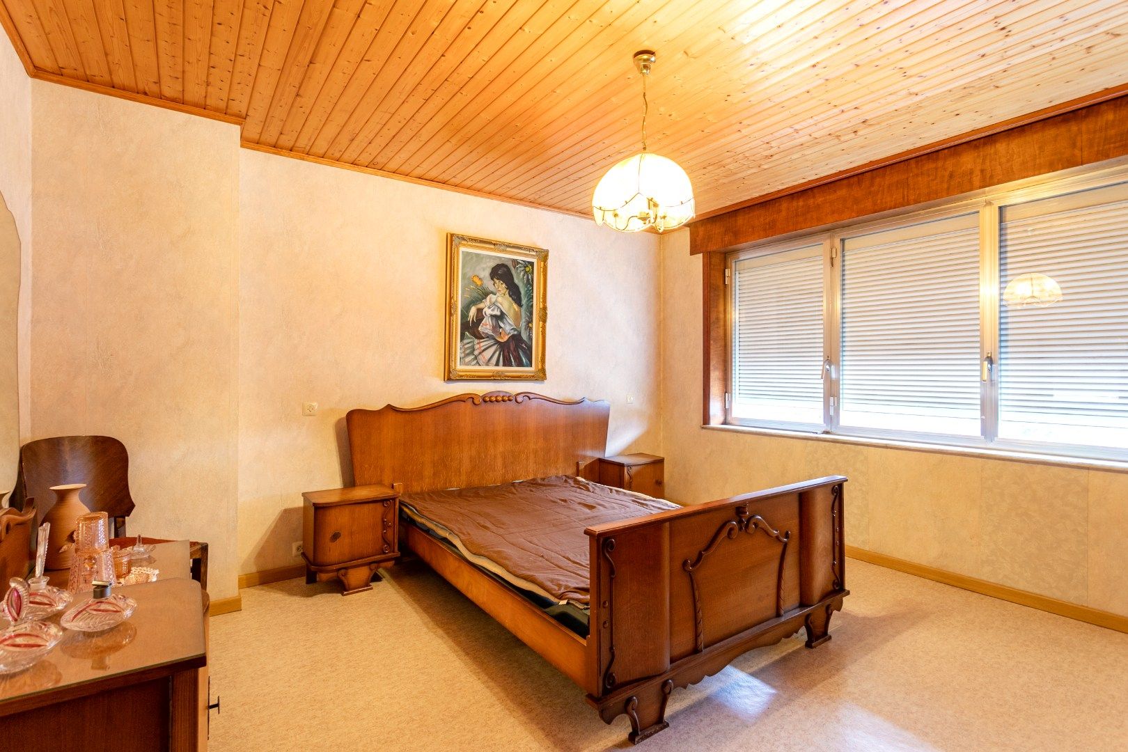 Te renoveren bel-étage met 2 slpk en garage te Buizingen foto 10