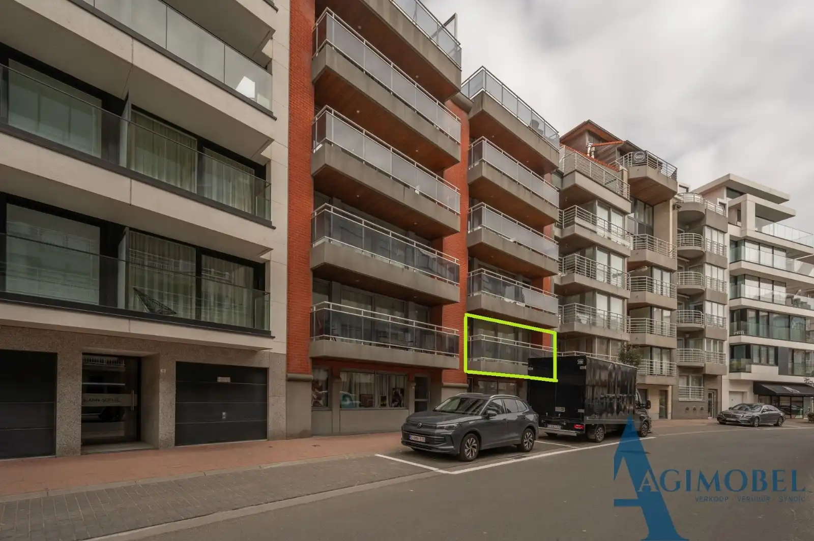 Uitzonderlijk ruim appartement met 4 slaapkamers, veel lichtinval en garage mogelijk vlakbij het Rubensplein! foto 18