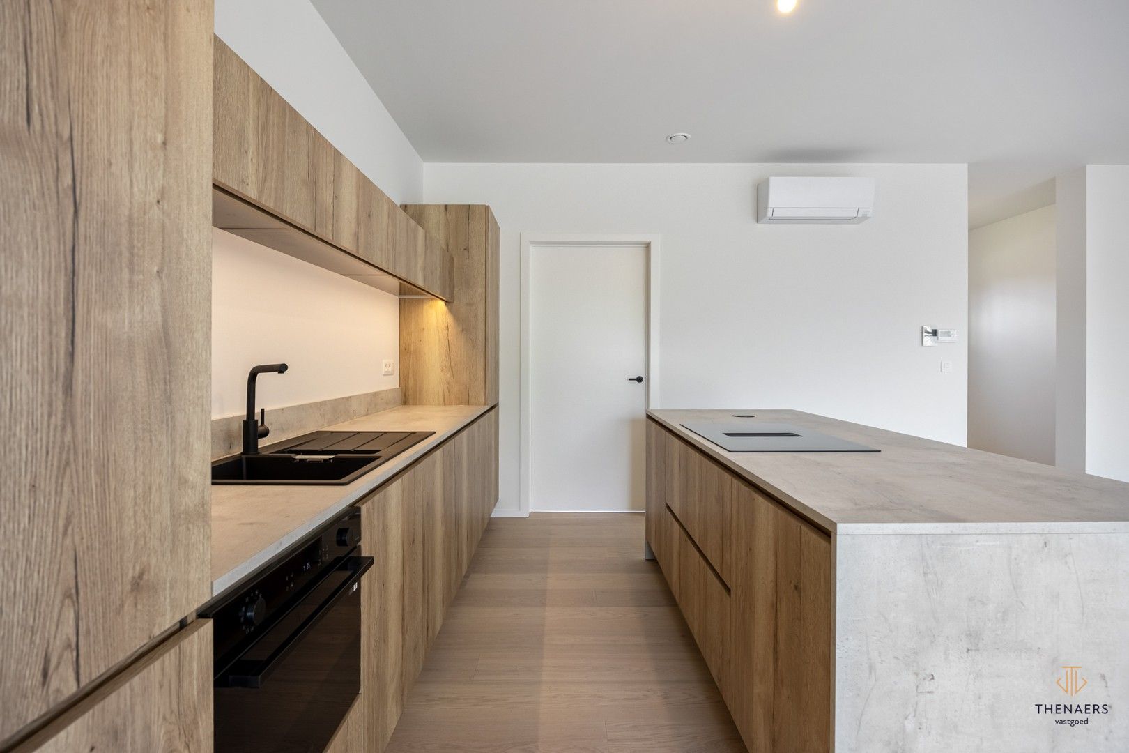 INSTAPKLARE LUXE EN ENERGIEZUINIGE NIEUWBOUWWONING MET 3 SLAAPKAMERS EN AANGELEGDE TUIN. foto 5