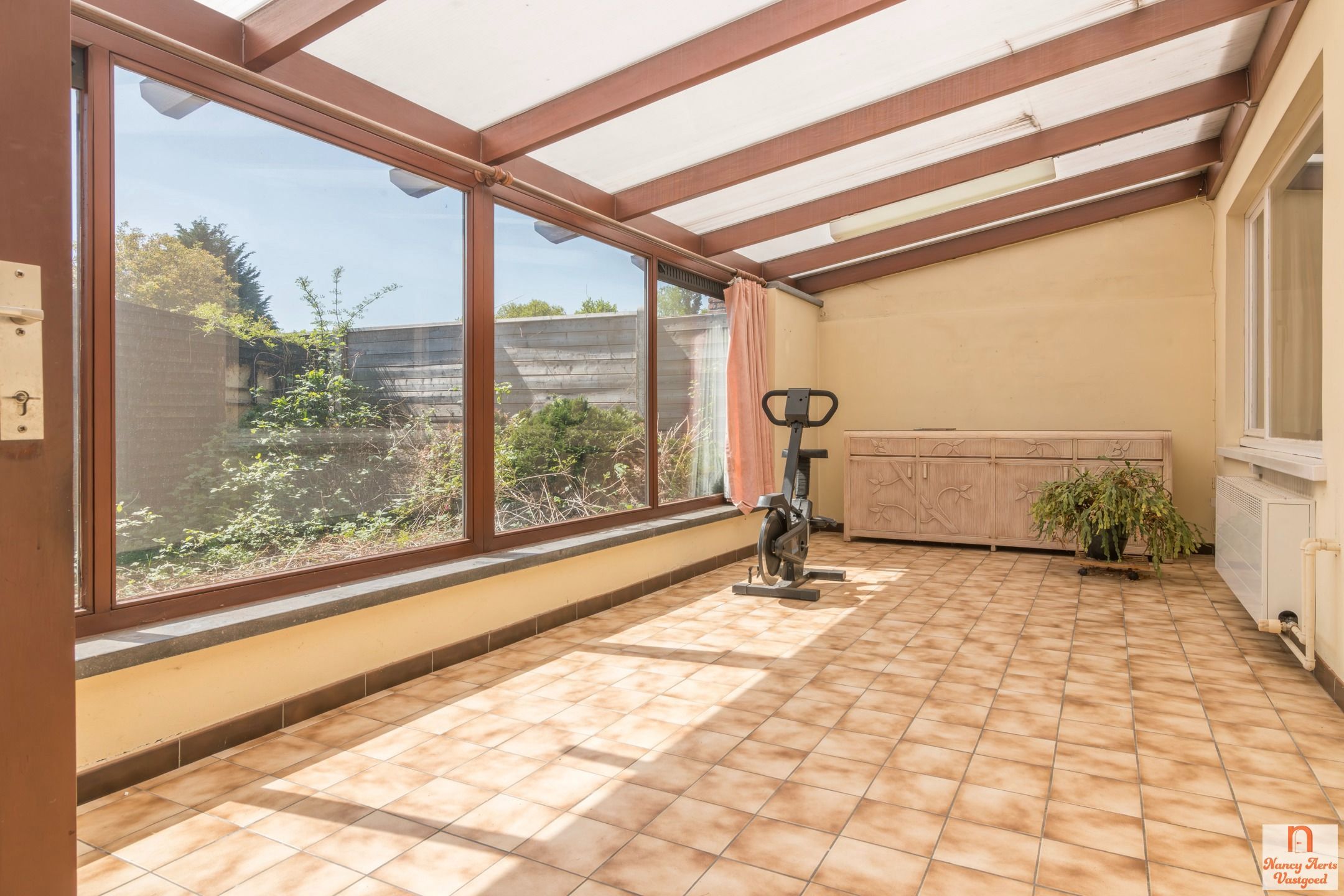 Charmante woning met grote tuin en renovatiemogelijkheden foto 18